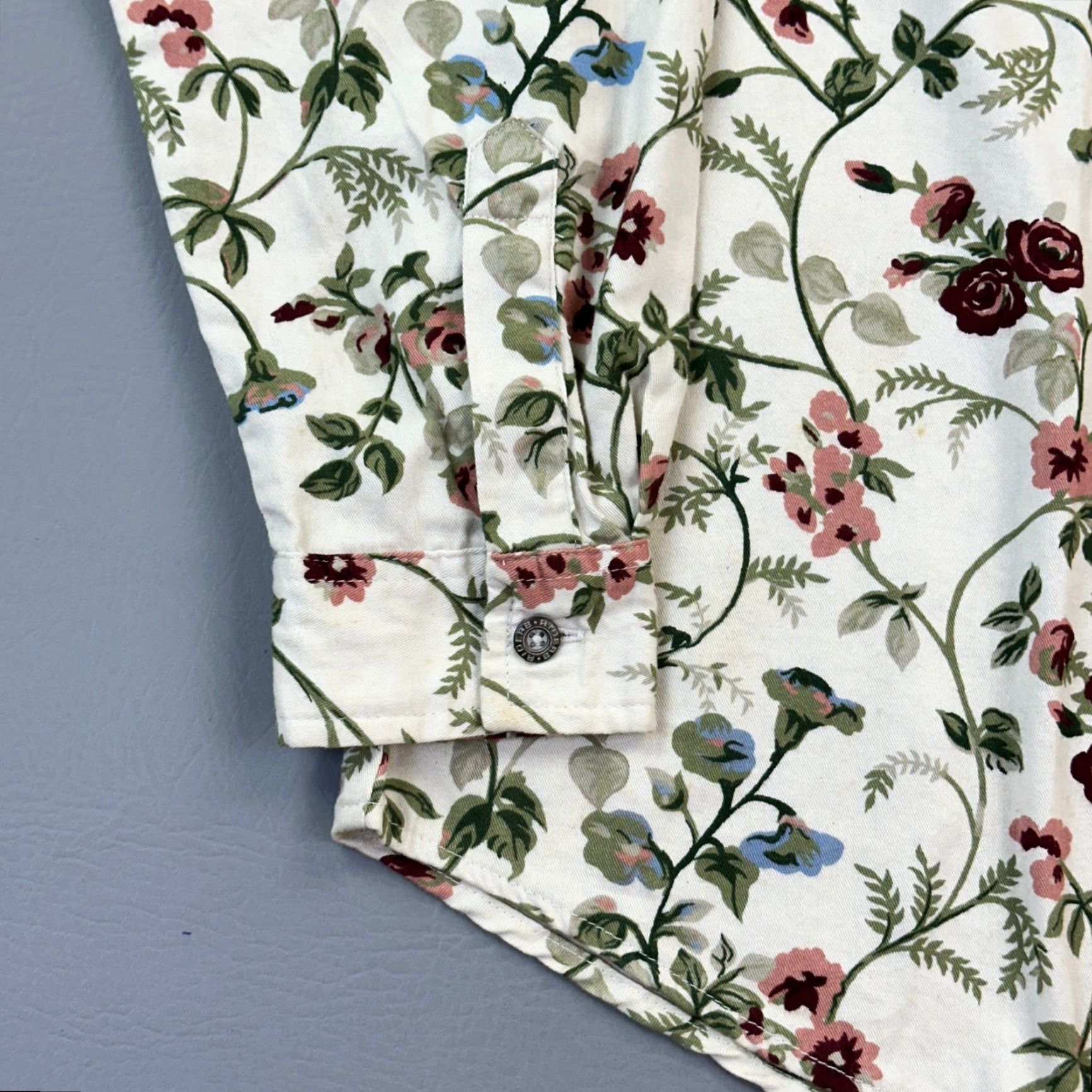Vintage VINTAGE Riders Jeanswear Shirt Women's Small Beige Floral Print Deadstock 90s Size S / US 4 / IT 40 - 2 Thumbnail