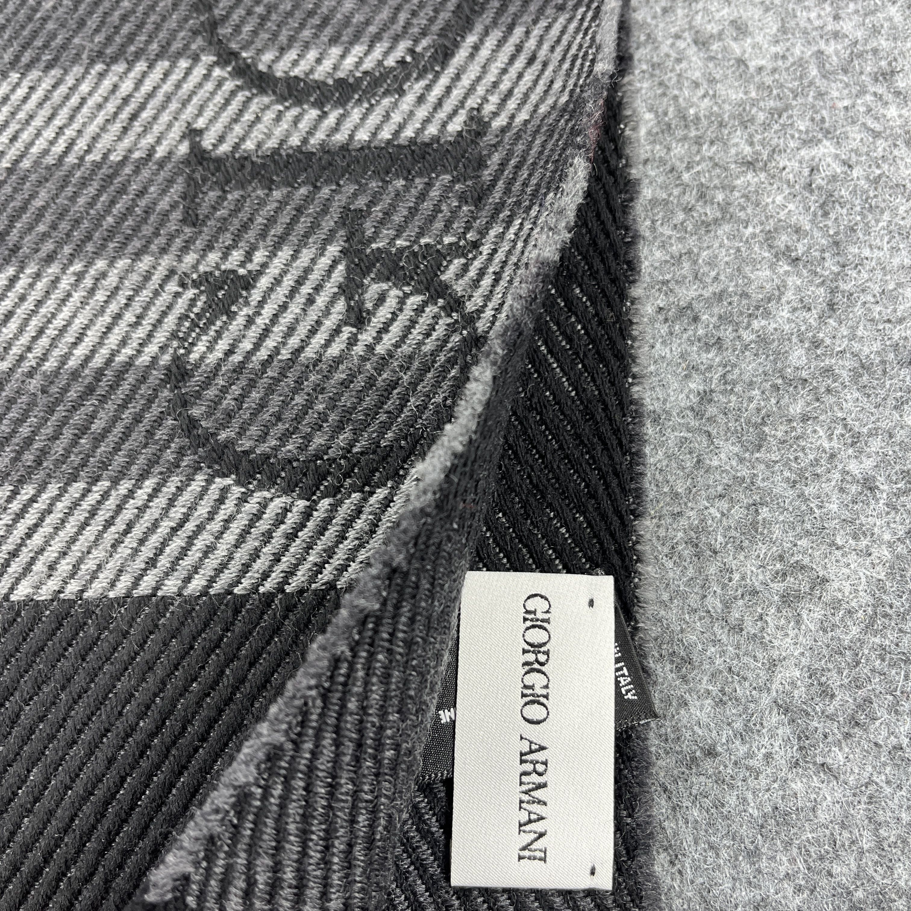 Giorgio Armani Giorgio Armani Scarf / Muffler / Neckwear T1501 Size ONE SIZE - 10 Thumbnail