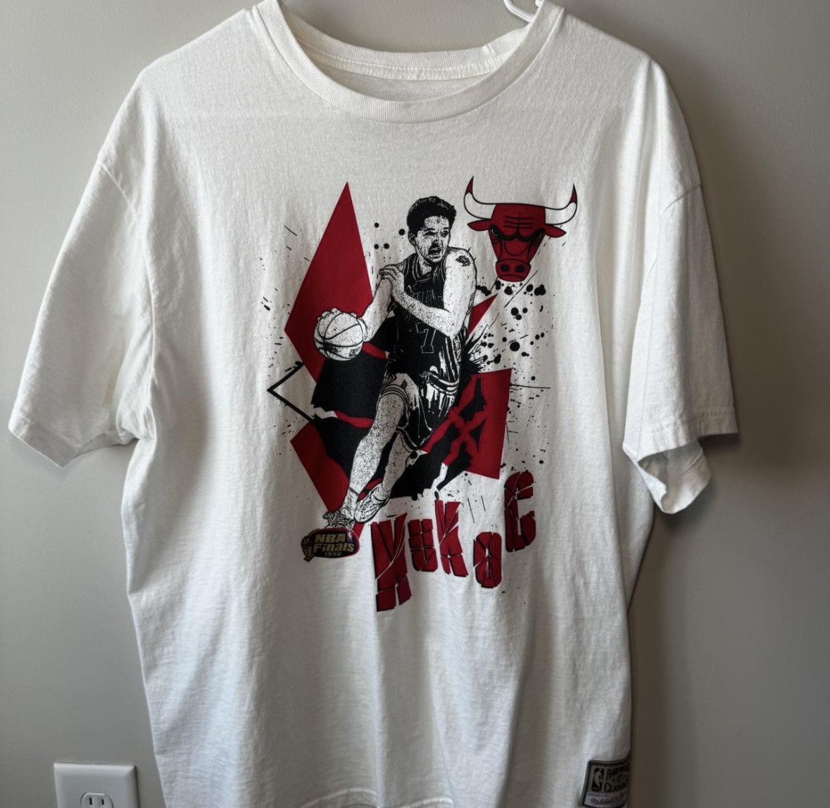 NBA Toni Kukoc Chicago Bulls t-shirt Size US XL / EU 56 / 4 - 1 Thumbnail