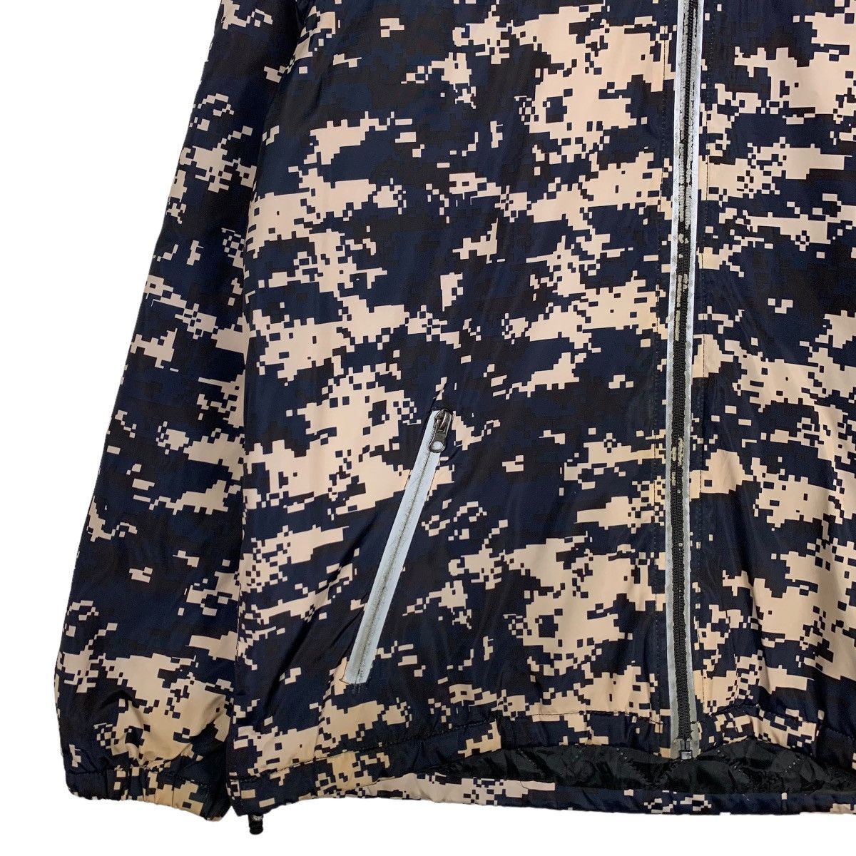 Vans VANS Of The Wall Digital Camo Hoodie Jacket #0455-C21 Size US XL / EU 56 / 4 - 3 Thumbnail
