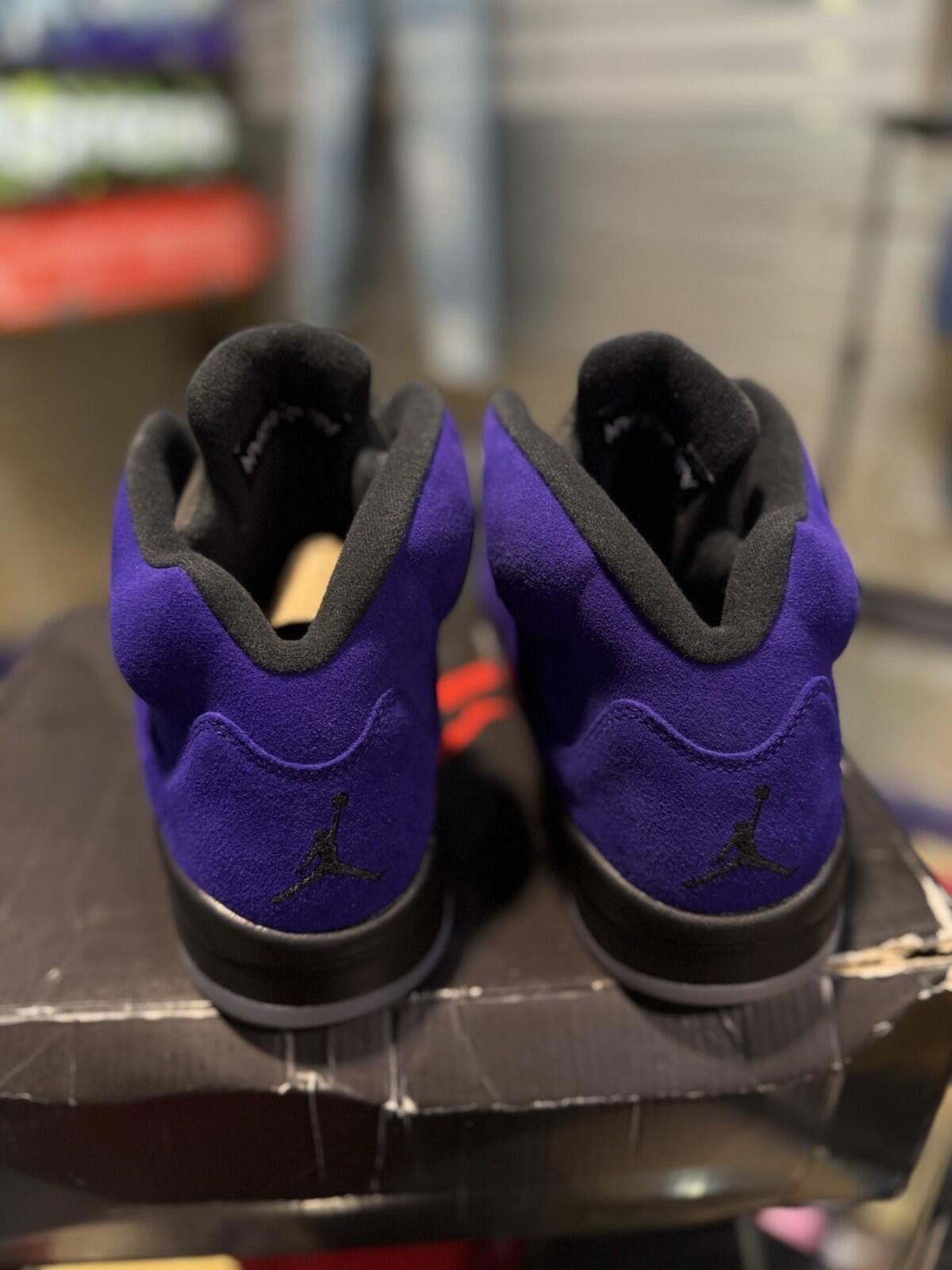 Jordan Brand Jordan 5 Retro Alternate Grape 2020 Size 10 Pre-Owned Purple Size US 10 / EU 43 - 5 Thumbnail