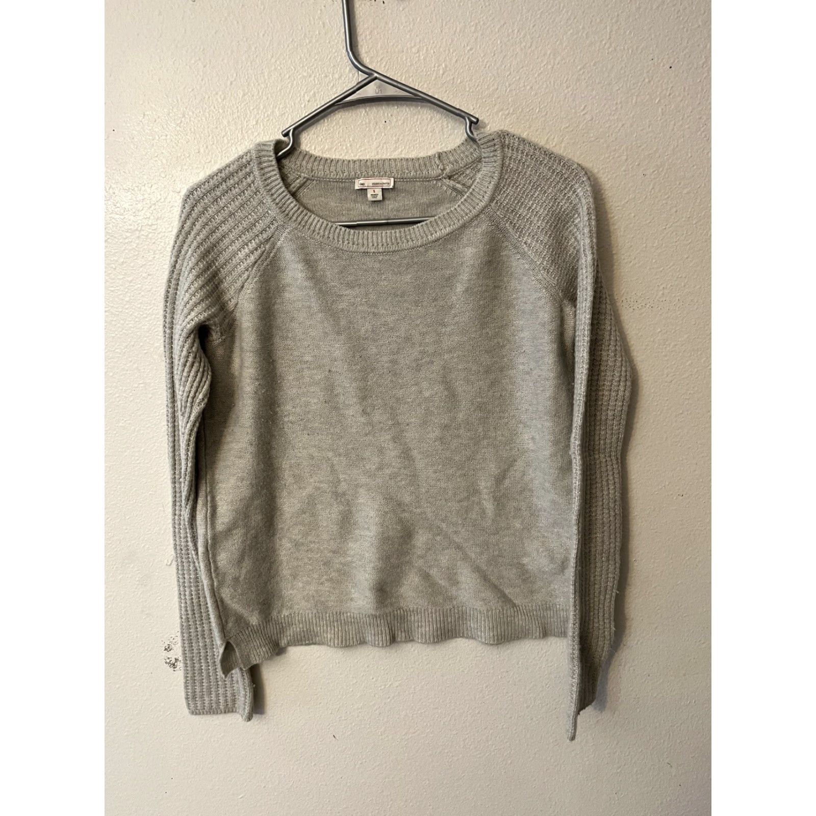 Gap Gap Women Solid Gray Crew Neck Long Sleeve Size Small Sweater Shirt Size S / US 4 / IT 40 - 2 Thumbnail