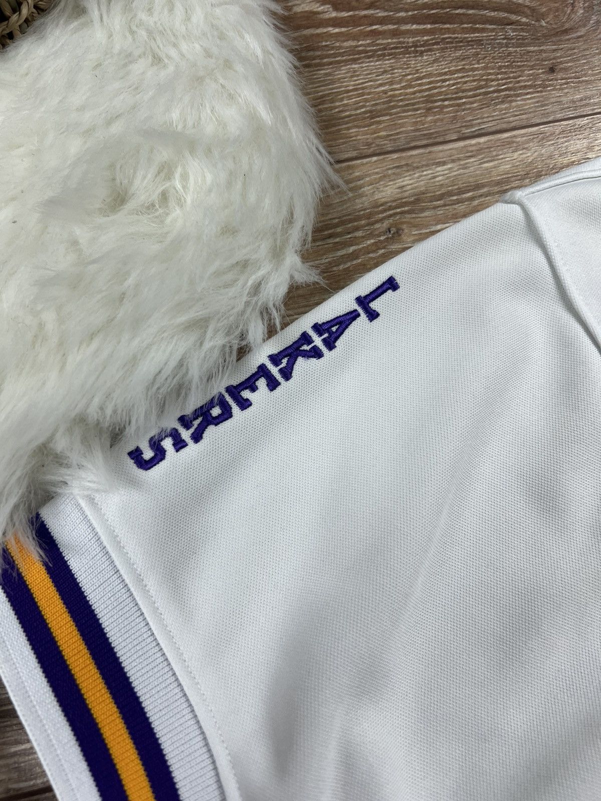 Designer × NBA × Vintage 🏀 90’S NIKE LAKERS VINTAGE LOS ANGELES WARM- UP JERSEY TEE Size US XL / EU 56 / 4 - 6 Thumbnail