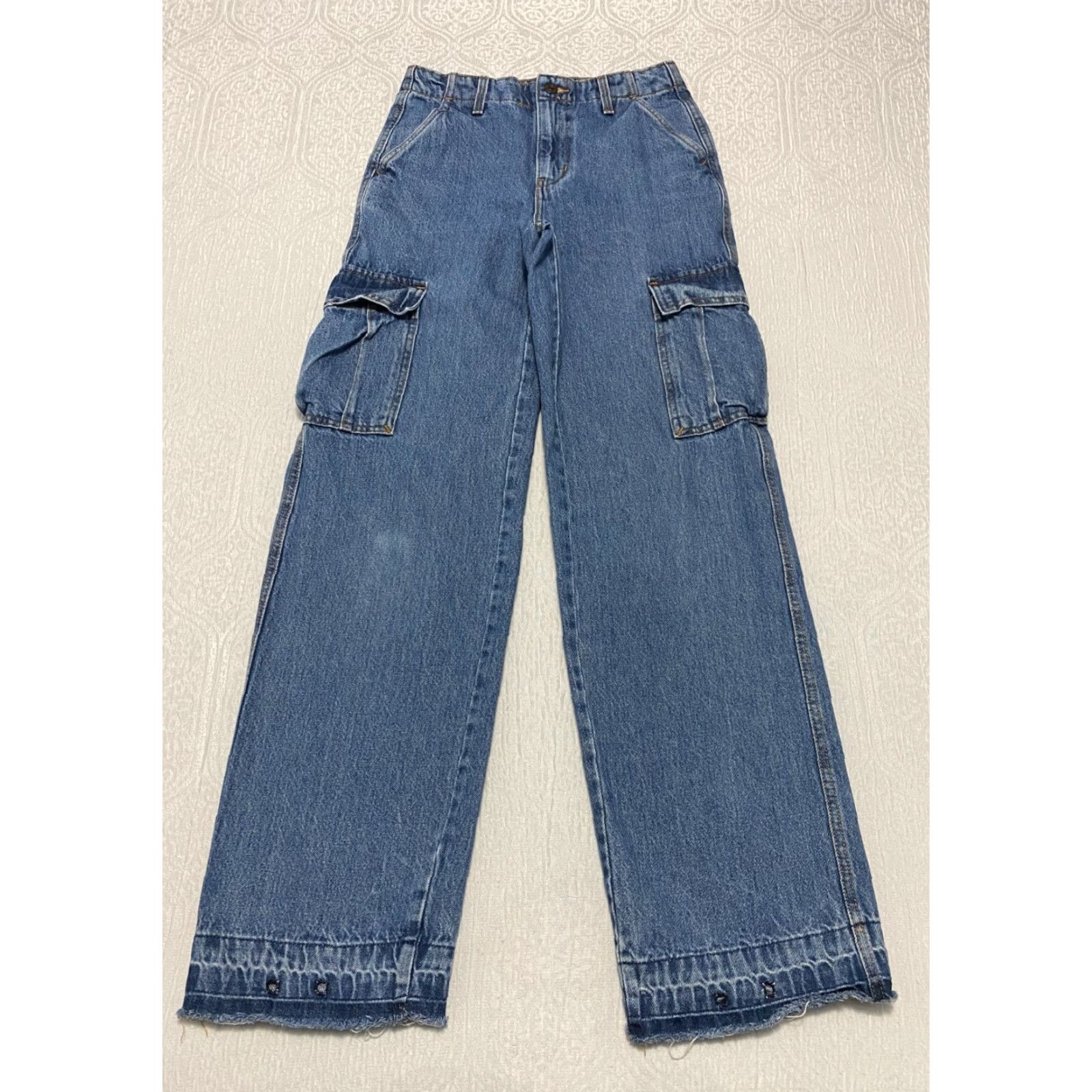 Levi's Levi's Baggy Cargo Jeans Women's Juniors Size 24x32 Blue Denim Raw Hem Jeans Cargo Pocket Wide-Leg Womens Size 27" / US 4 / IT 40 - 3 Thumbnail