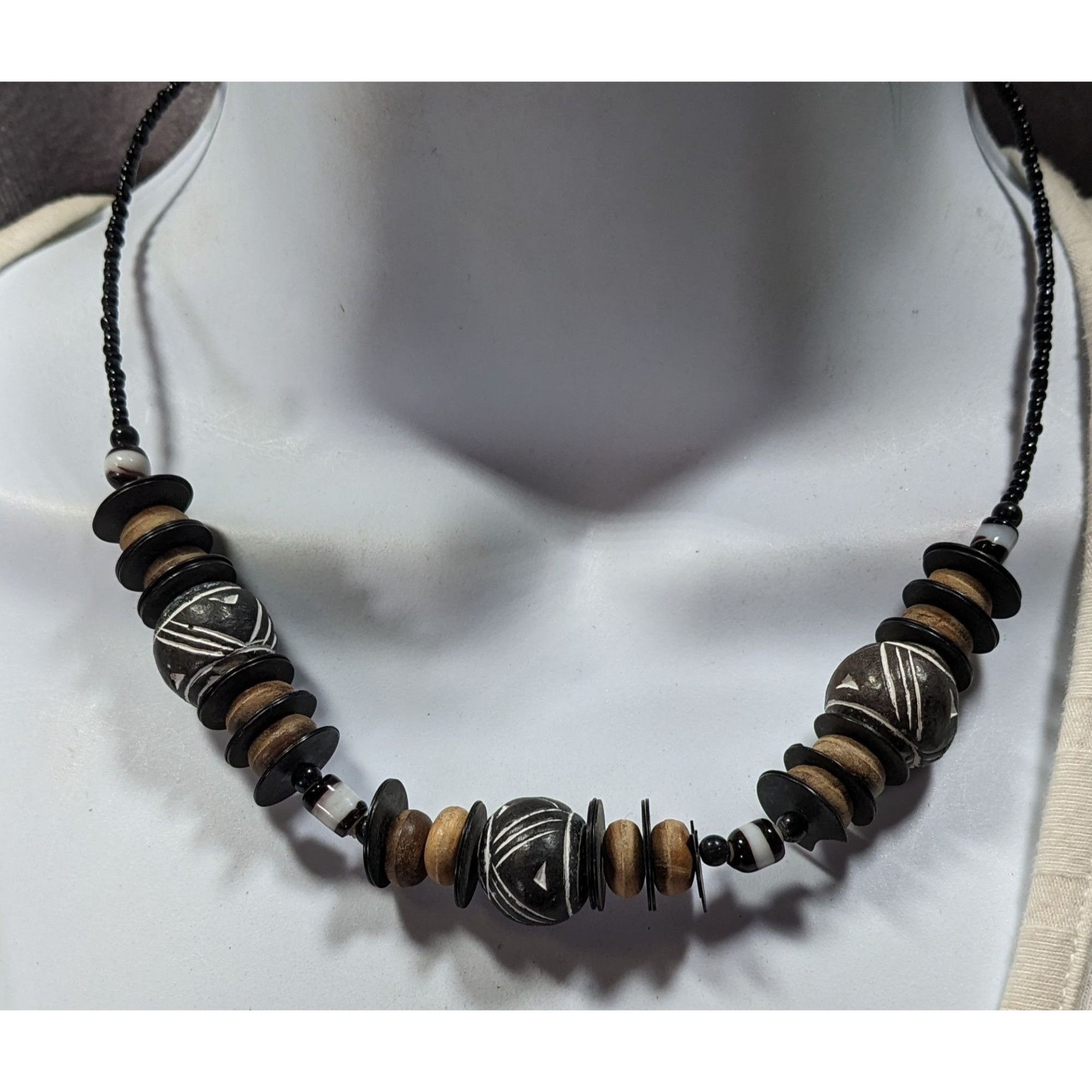 Other Chunky Rustic Tribal Black And Tan Beaded Necklace Size ONE SIZE - 2 Thumbnail