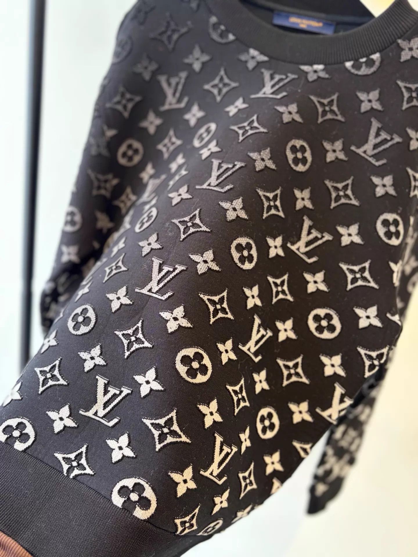 Louis Vuitton LV 23S logo space cotton sweatshirt XS mint Size US XS / EU 42 / 0 - 2 Thumbnail