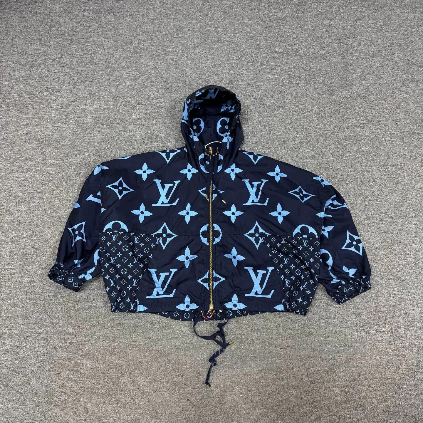 Louis Vuitton Louis Vuitton Monogram Oversized Jacket. Size US M / EU 48-50 / 2 - 1 Thumbnail