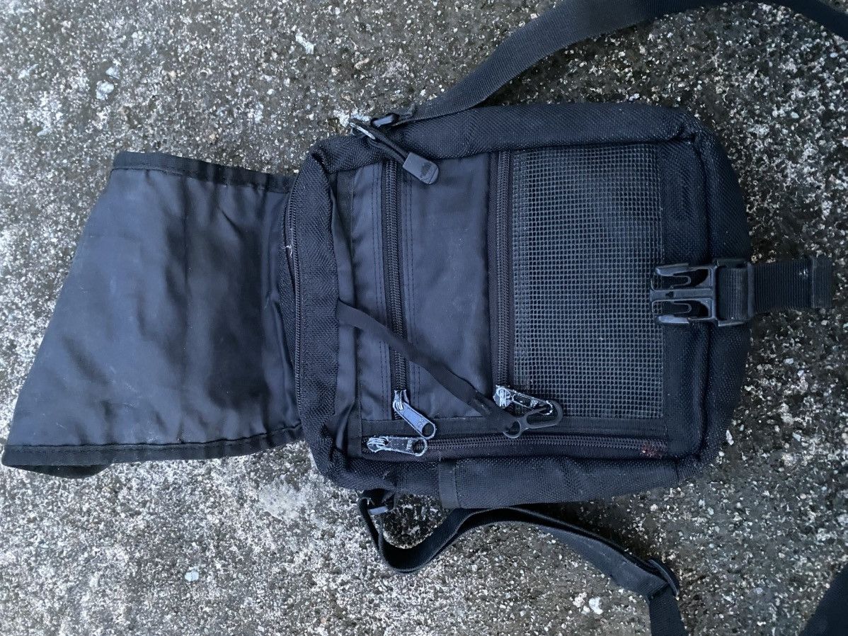 The North Face THE NORTH FACE Outdoor Sling Bag Buckle Japanese Embroidery Size ONE SIZE - 7 Thumbnail