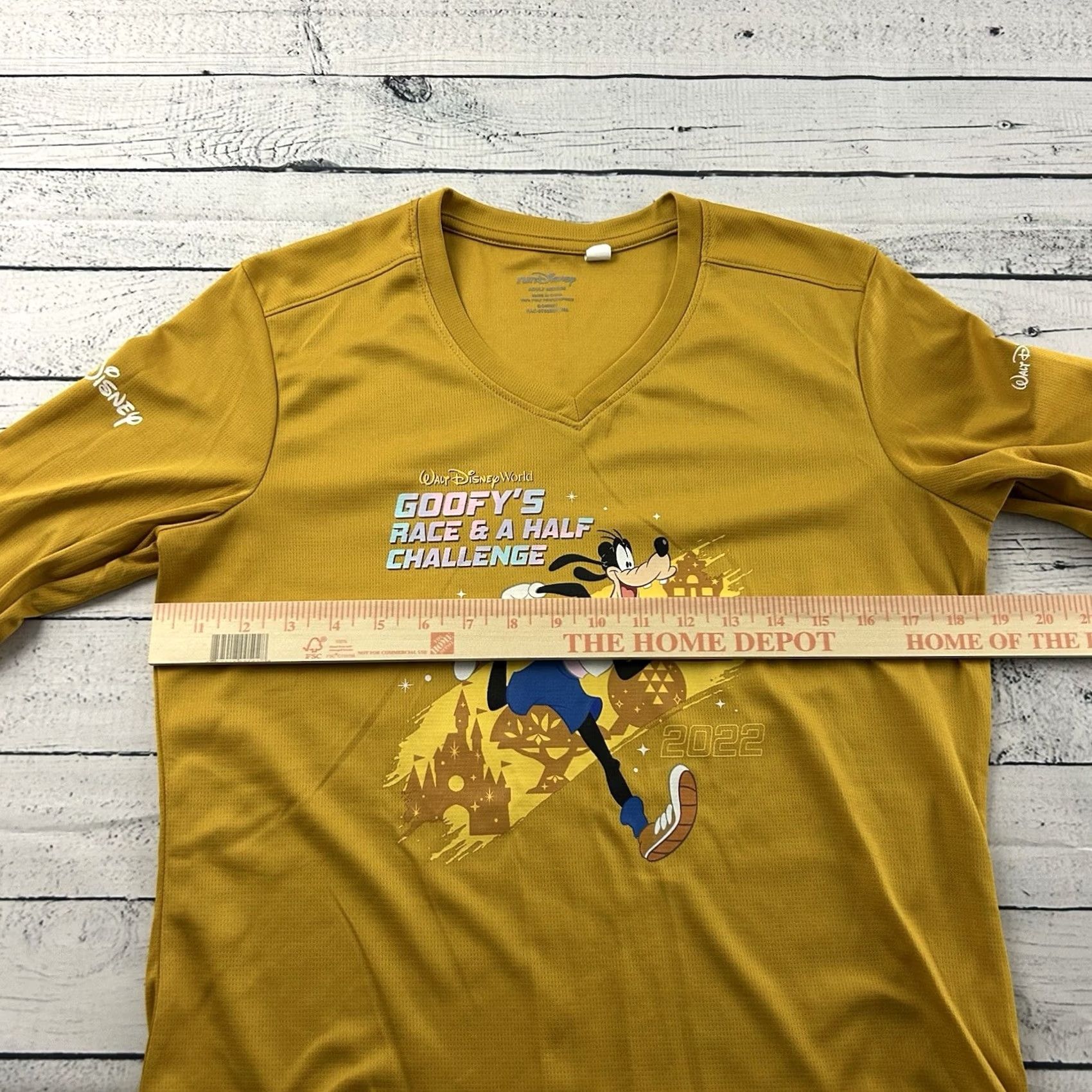Disney Run Disney 2022 Half Marathon Long Sleeve Athletic T Shirt Men's M Gold Size US M / EU 48-50 / 2 - 5 Thumbnail