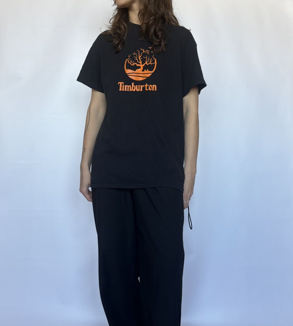 Fruit Of The Loom × Vintage Tim Burton Timberland logo Vintage Tee Tshirt Y2K Size US S / EU 44-46 / 1 - 1 Thumbnail