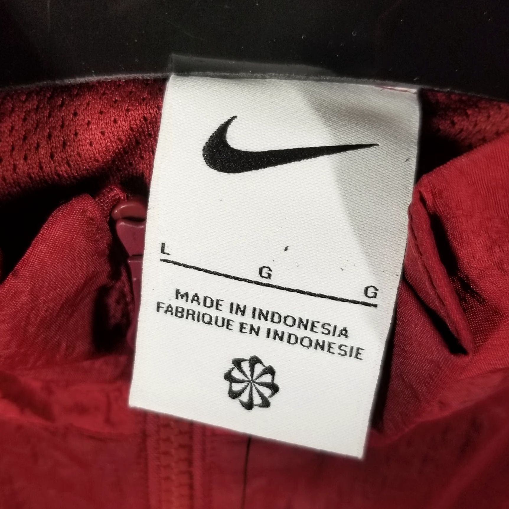 Nike Nike Men Large Red Puffer Windbreaker Jacket Water Repellent 2020s Sports Raincoat Size US L / EU 52-54 / 3 - 5 Thumbnail