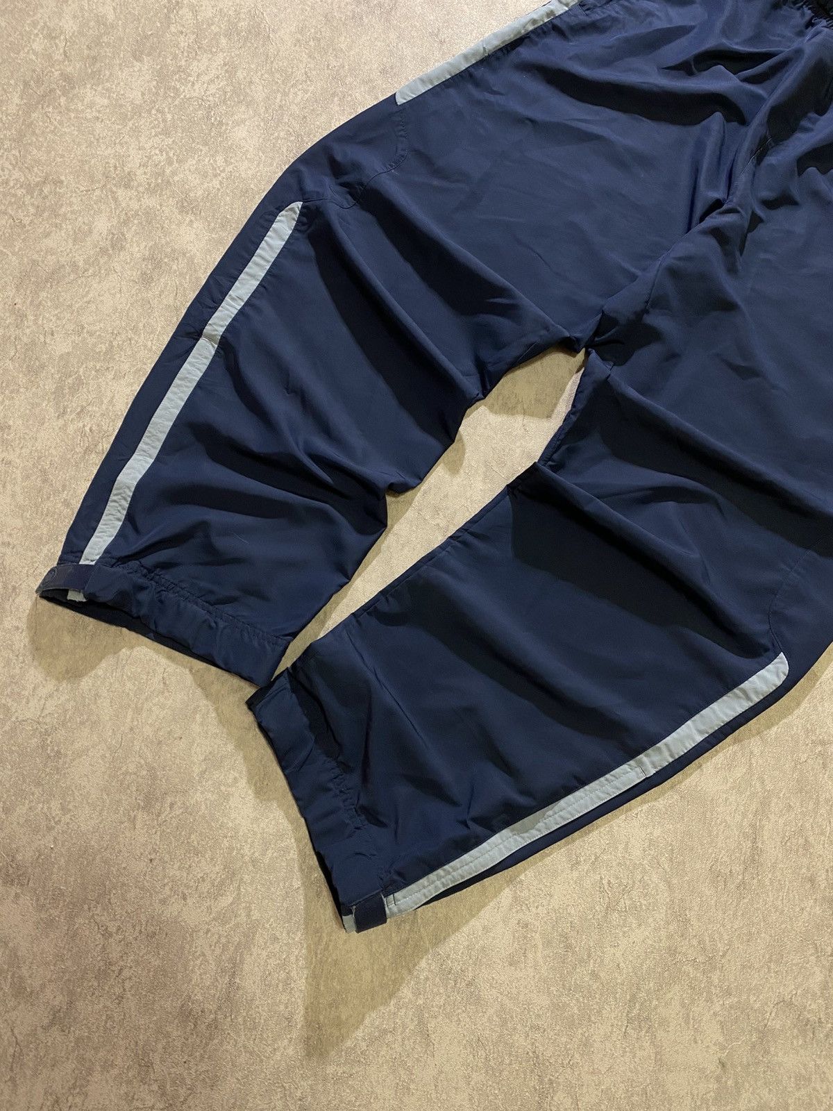 Nike Vintage Nike Navy Blue Track Pants “90” Logo Size US 36 / EU 52 - 7 Thumbnail