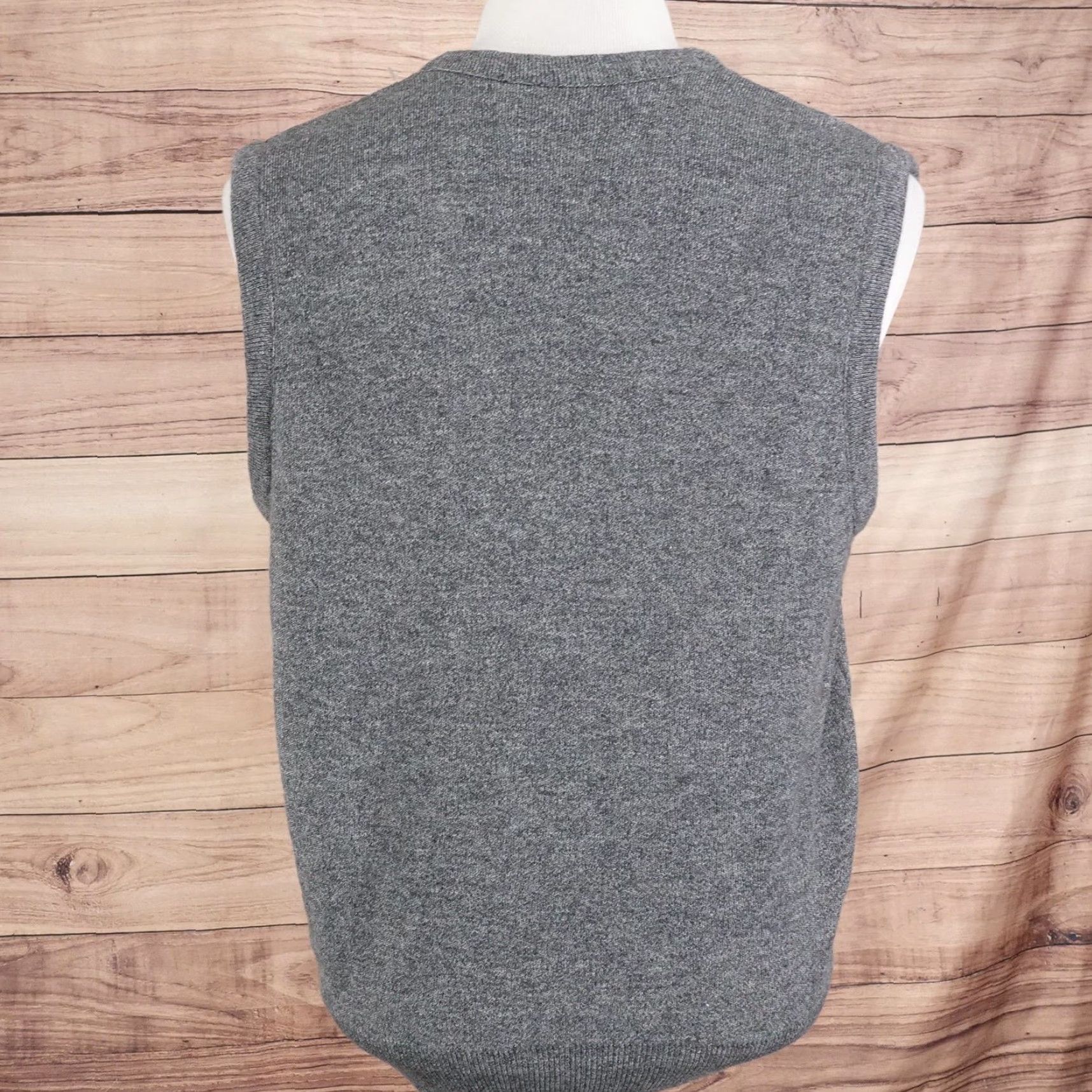Jantzen VINTAGE Jantzen Sweater Vest Mens Large Gray V Neck Pullover Made In USA Size US L / EU 52-54 / 3 - 4 Thumbnail