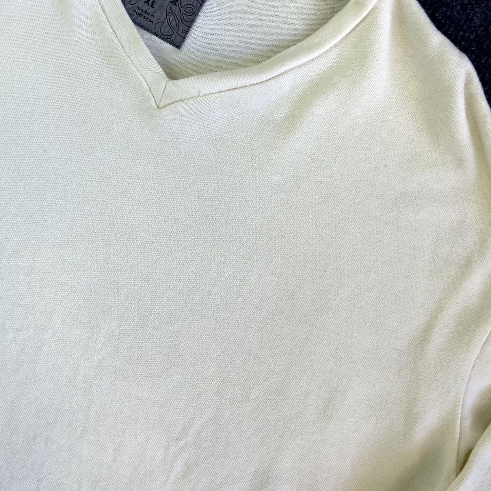 Old Navy Old Navy Shirt Mens XL White Long Sleeve V-Neck Cotton Tee T-Shirt Top Size US XL / EU 56 / 4 - 2 Thumbnail