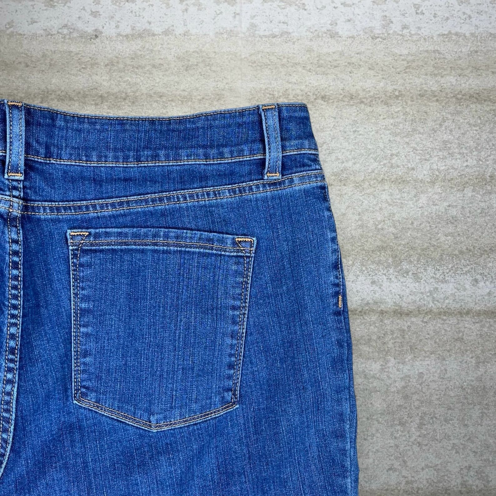 L.L. Bean Vintage Y2K LL Bean Jeans Womens 18 Flared Medium Wash Denim Size 40" / US 18 - 3 Thumbnail