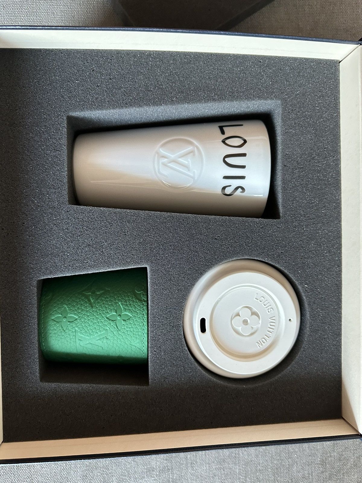 Louis Vuitton Louis Vuitton - Cup Louis Size ONE SIZE - 4 Thumbnail
