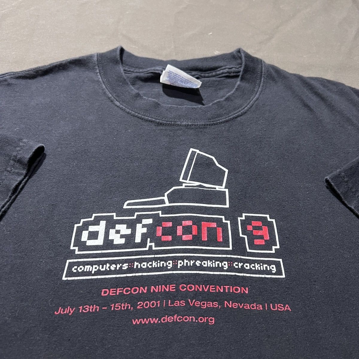 DEFCON Very Rare Vintage Defcon 9 Promo Tee Computer Hacking Size US XL / EU 56 / 4 - 1 Thumbnail