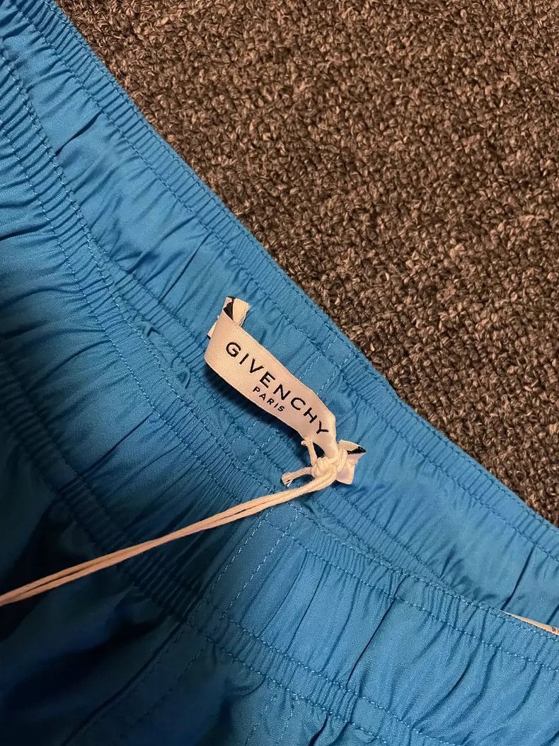Givenchy Givenchy Model's Blue Shorts Size US M / EU 48-50 / 2 - 3 Thumbnail