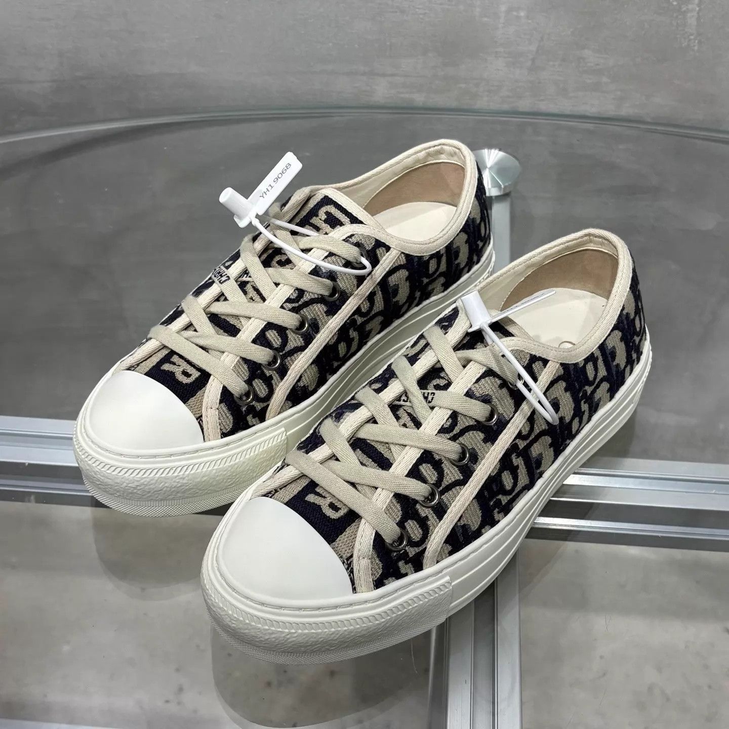 Dior DIOR Oblique All-Over Print Sneaker Women's 36 Size US 5.5 / IT 35.5 - 2 Thumbnail