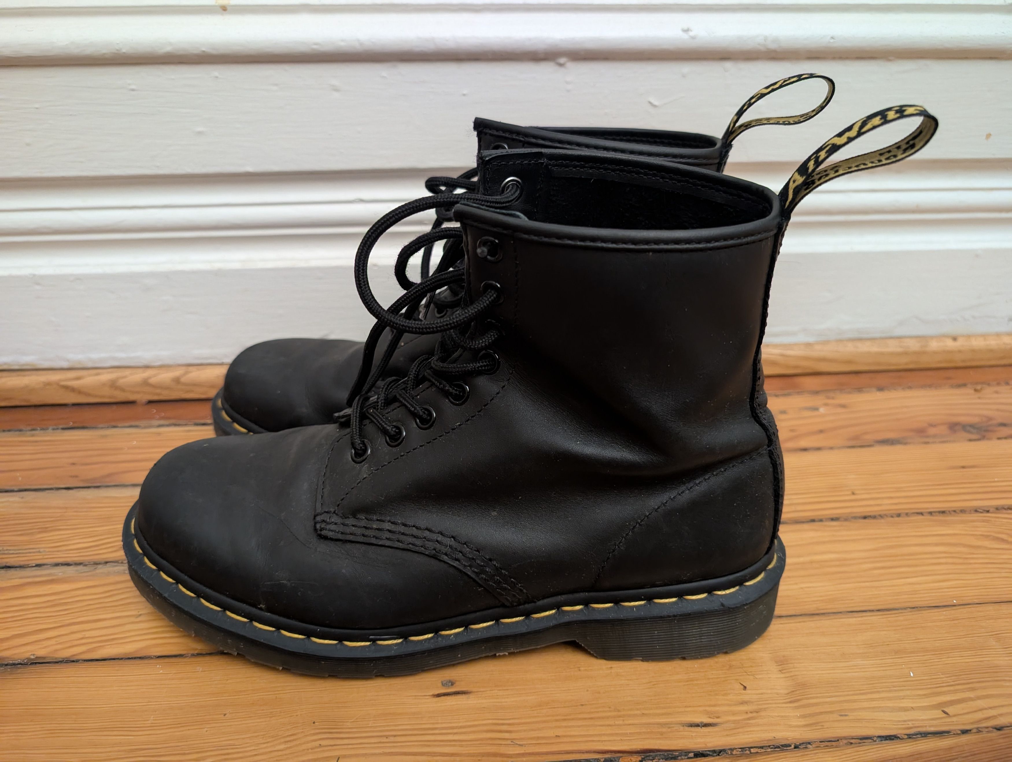 Dr. Martens 1460 Greasy Leather Lace Up Boots Size US 9 / EU 42 - 1 Thumbnail