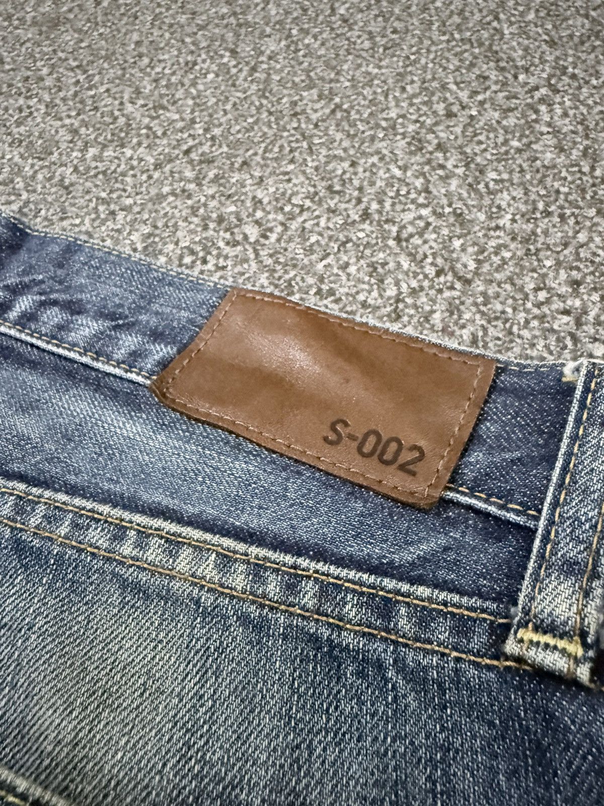 Fashion Victim Vintage 90s Uniqlo Whisker Faded Wash Distressed Denim W32 Size US 32 / EU 48 - 8 Thumbnail