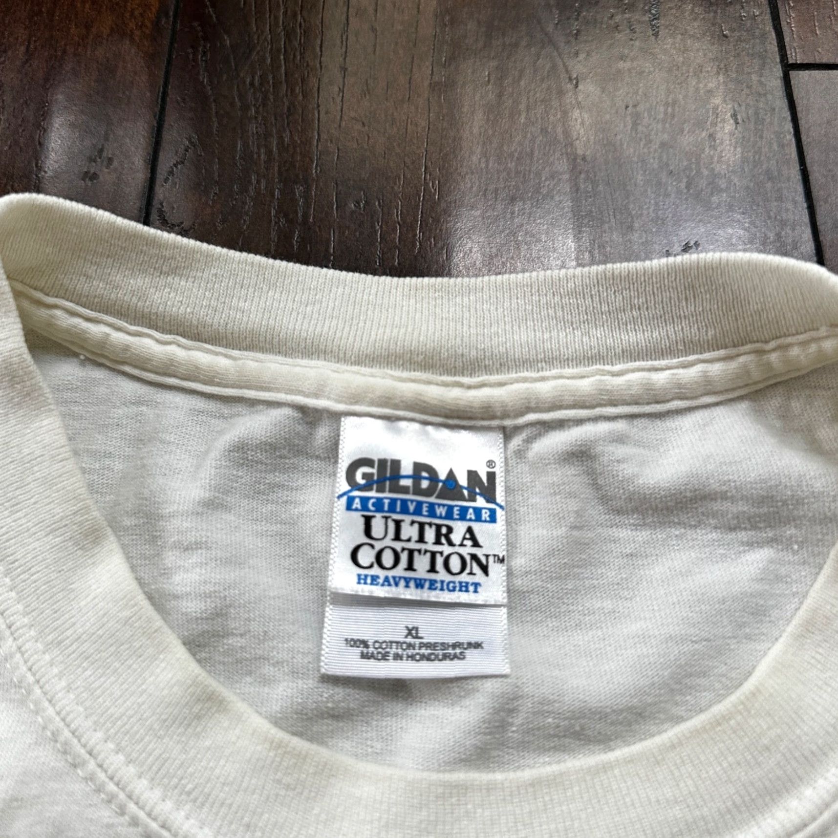 Gildan VINTAGE Brooks Gildan T-Shirt Men XL White Short Sleeve Crew Neck Racing Cars 2003 Y2K 70s 80s 90s Graphic Print Muscle Size US XL / EU 56 / 4 - 5 Thumbnail