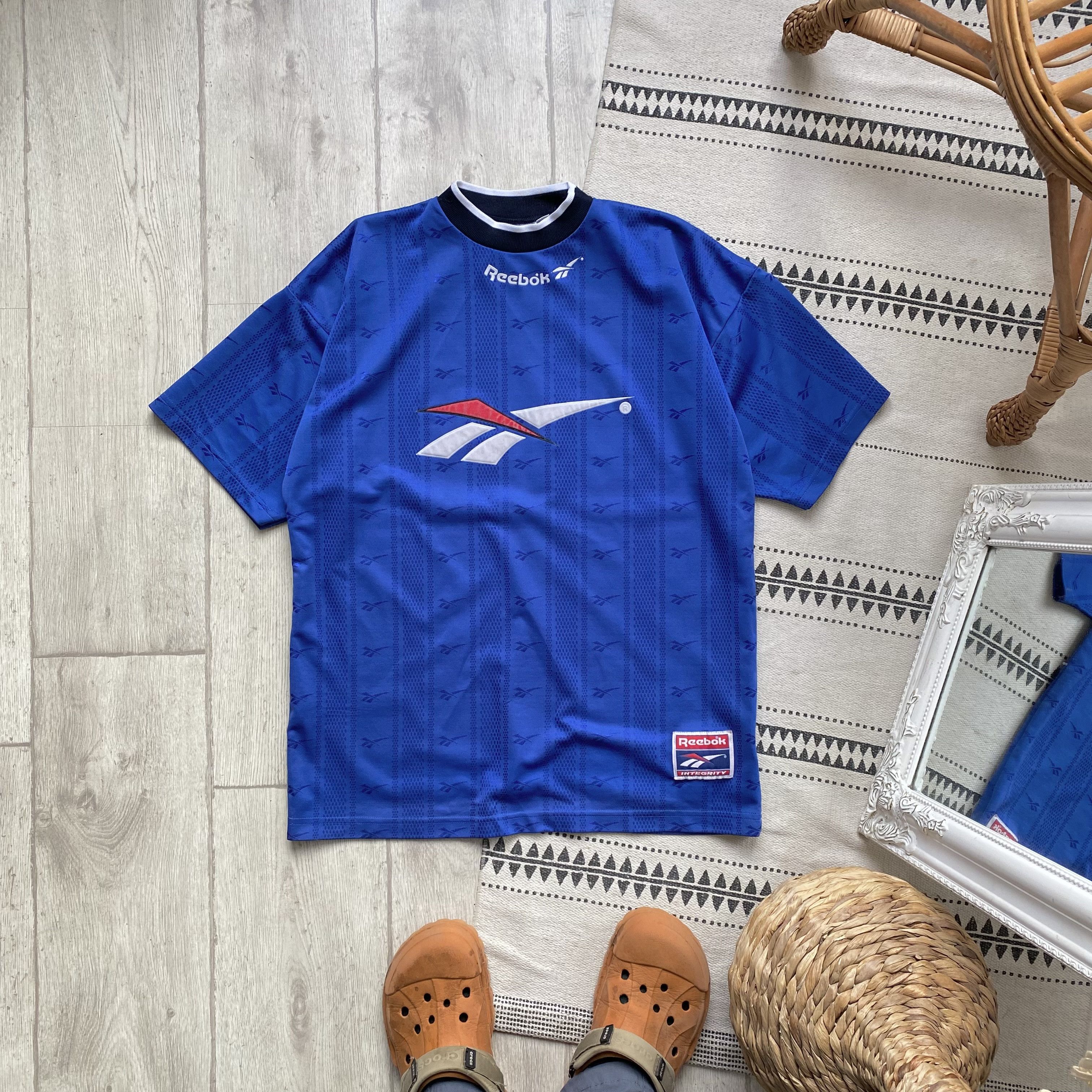 Reebok ⚽️ 90s Vintage Reebok Blokcore Centr logo tee jersey style Size US M / EU 48-50 / 2 - 1 Thumbnail