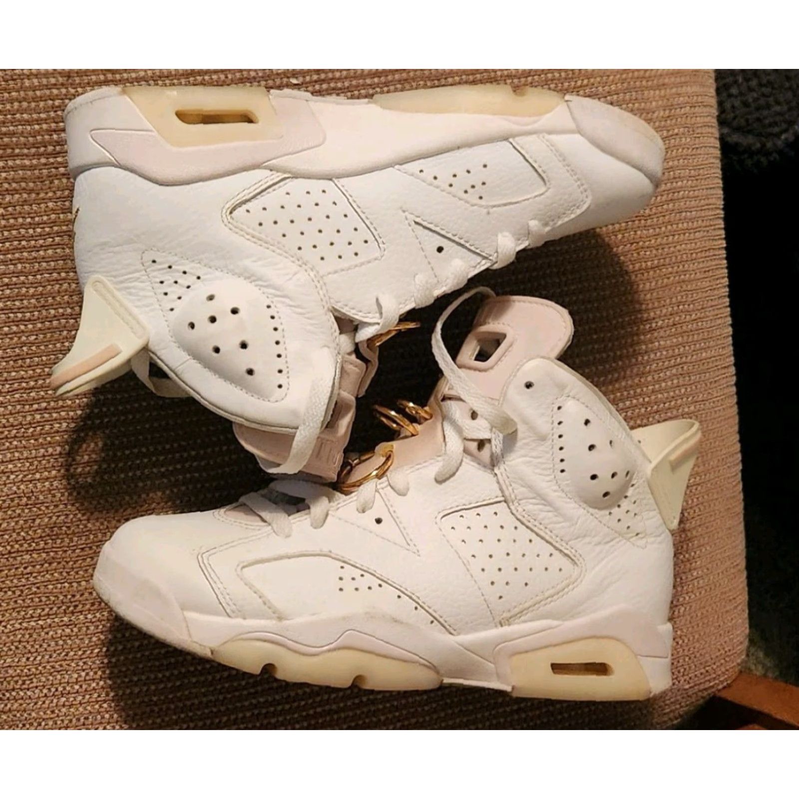 Jordan Brand JORDAN 6 - GOLD HOOPS - 7.5M Sneaker Men's Womens Unisex Adults White Sail Metallic Gold Barely Rose Air Jordan 6 Retro 2021 Basketball Comfort Summer Size US 8 / IT 38 - 2 Thumbnail