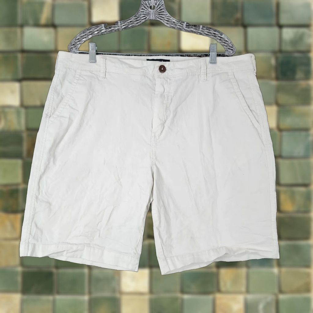 Vintage AERO Mens Chino Shorts Size 38 White Cotton Regular Size US 38 / EU 54 - 1 Thumbnail