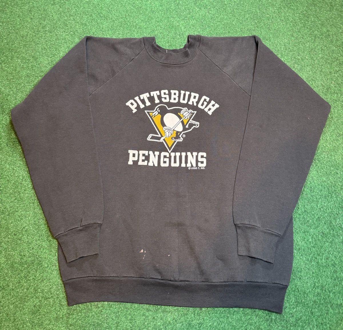 Fruit Of The Loom × Logo 7 × Vintage Vintage 90s Pittsburgh Penguins Logo 7 Mens XL Sweatshirt Size US XL / EU 56 / 4 - 1 Thumbnail