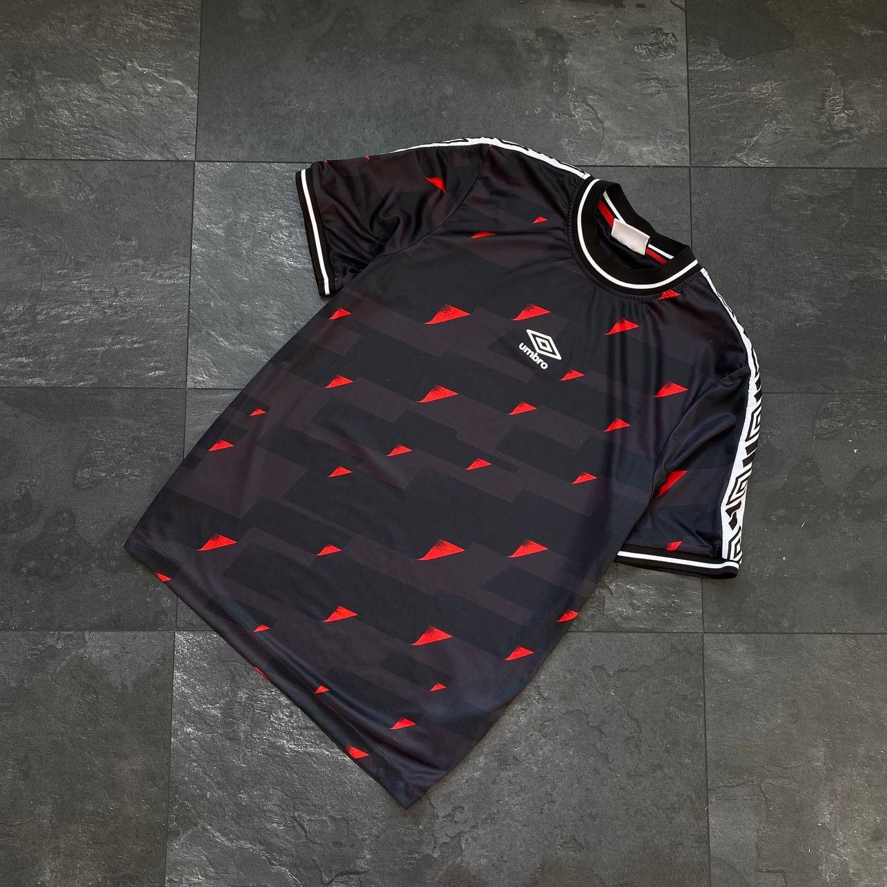 Umbro Umbro Carling Retro Jersey Soccer Tags Size US L / EU 52-54 / 3 - 1 Thumbnail