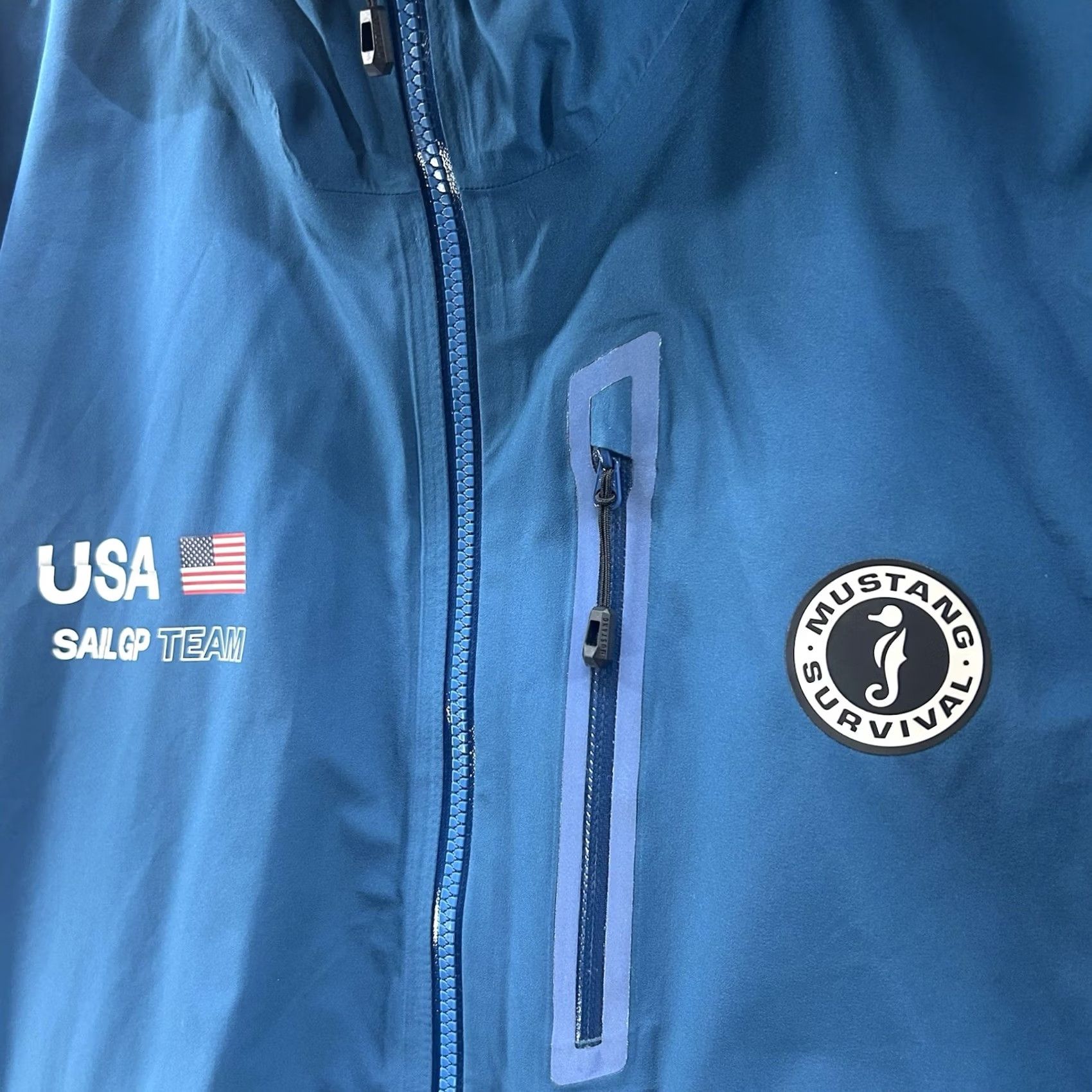 Mustang Survival Jacket Adult 2XL Blue Sailgp Team Usa Oracle T-Mobile Nwot, Men's (Size Xxl) — image 3 of 6