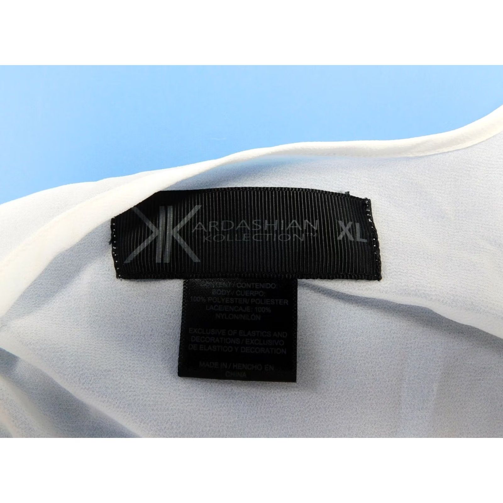 Vintage Kardashian Kollection Blouse - White Button-Down Shirt XL Womens Lace-Shoulder V-Neck Long Sleeve M > Size XL / US 12-14 / IT 48-50 - 3 Thumbnail
