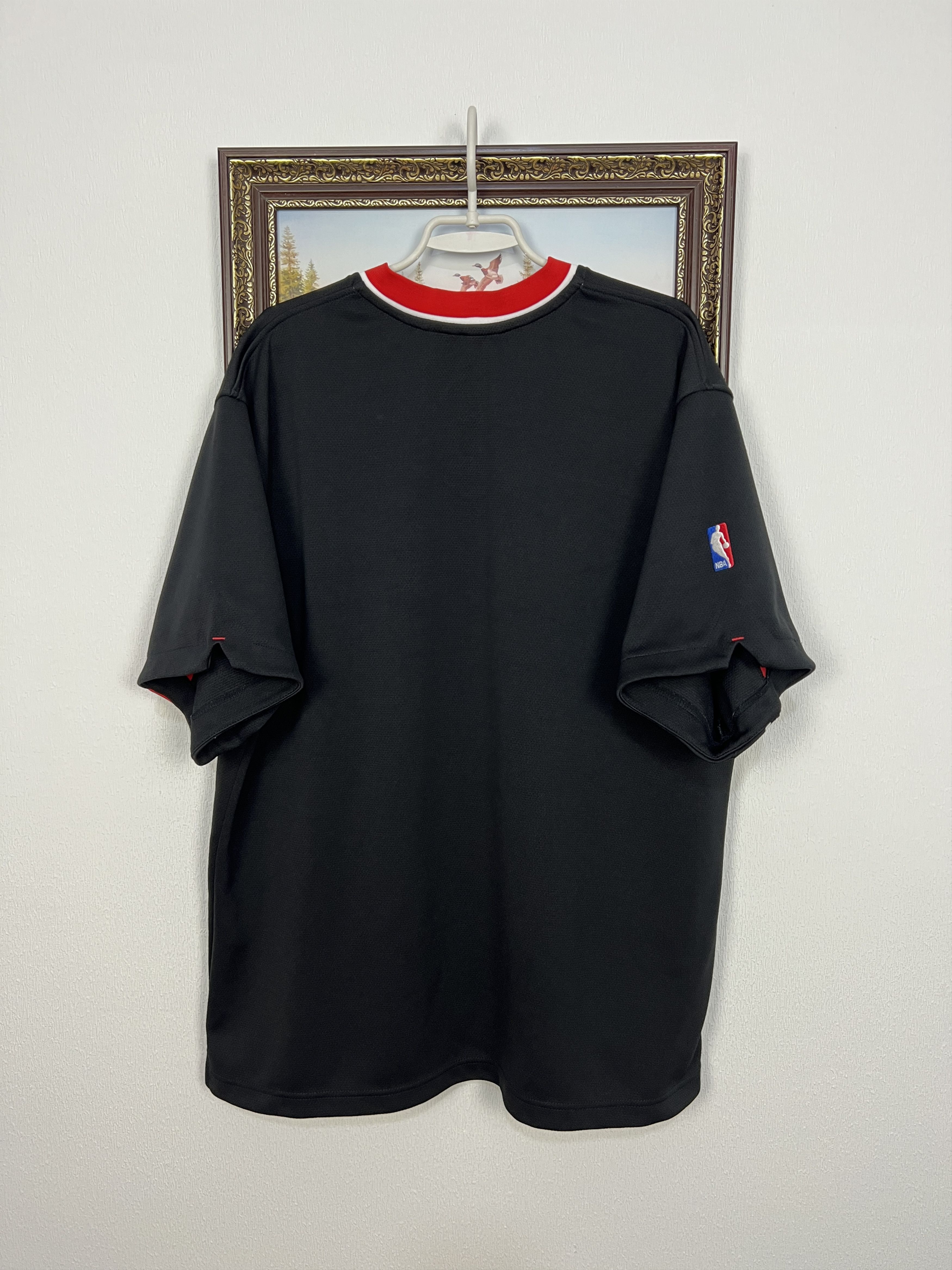 Nike Vintage Nike NBA Chicago Bulls Warm Up Shooting Jersey Tee Size US XL / EU 56 / 4 - 12 Thumbnail