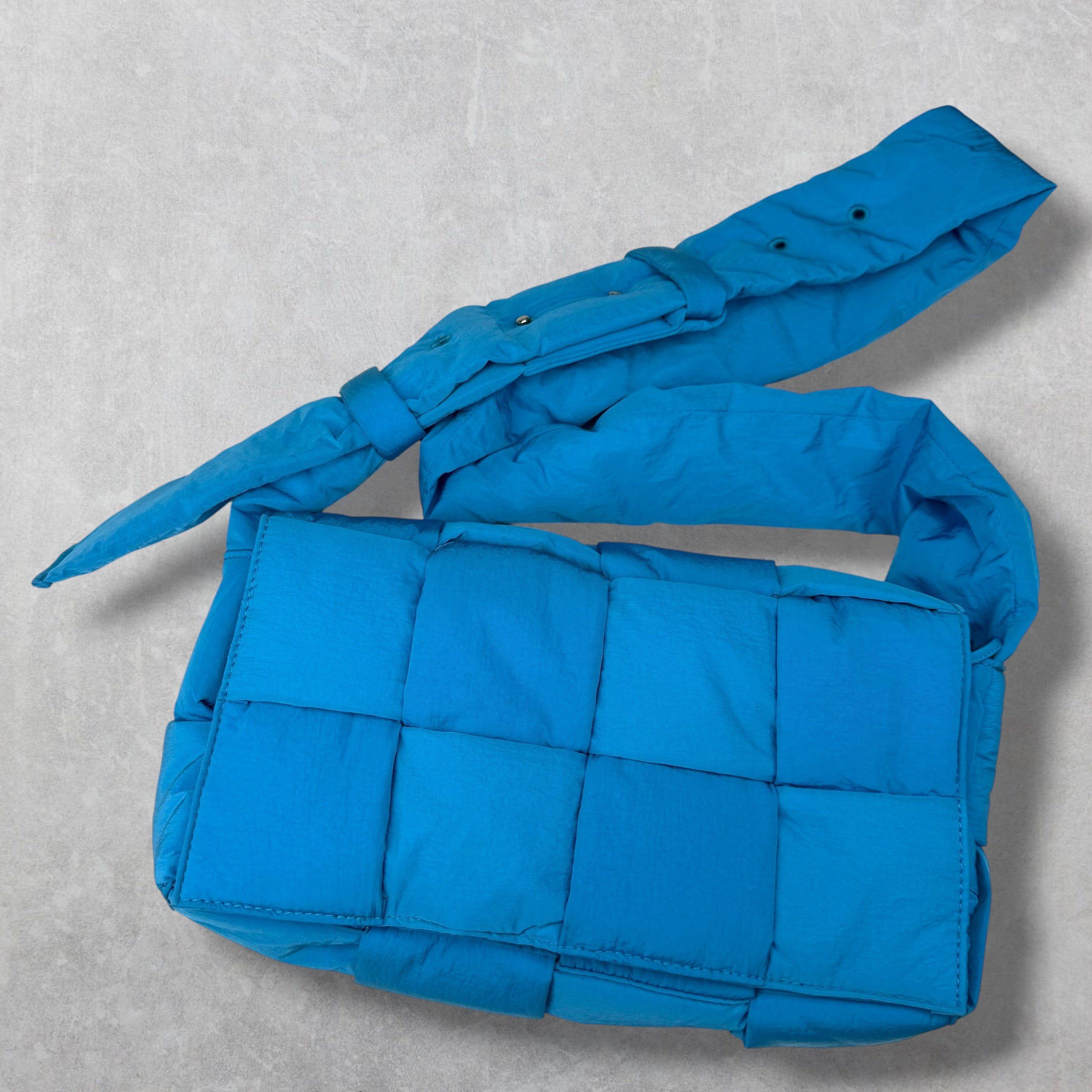 Bottega Veneta Bottega Veneta Pool Padded Tech Cassette Bag Size ONE SIZE - 1 Thumbnail