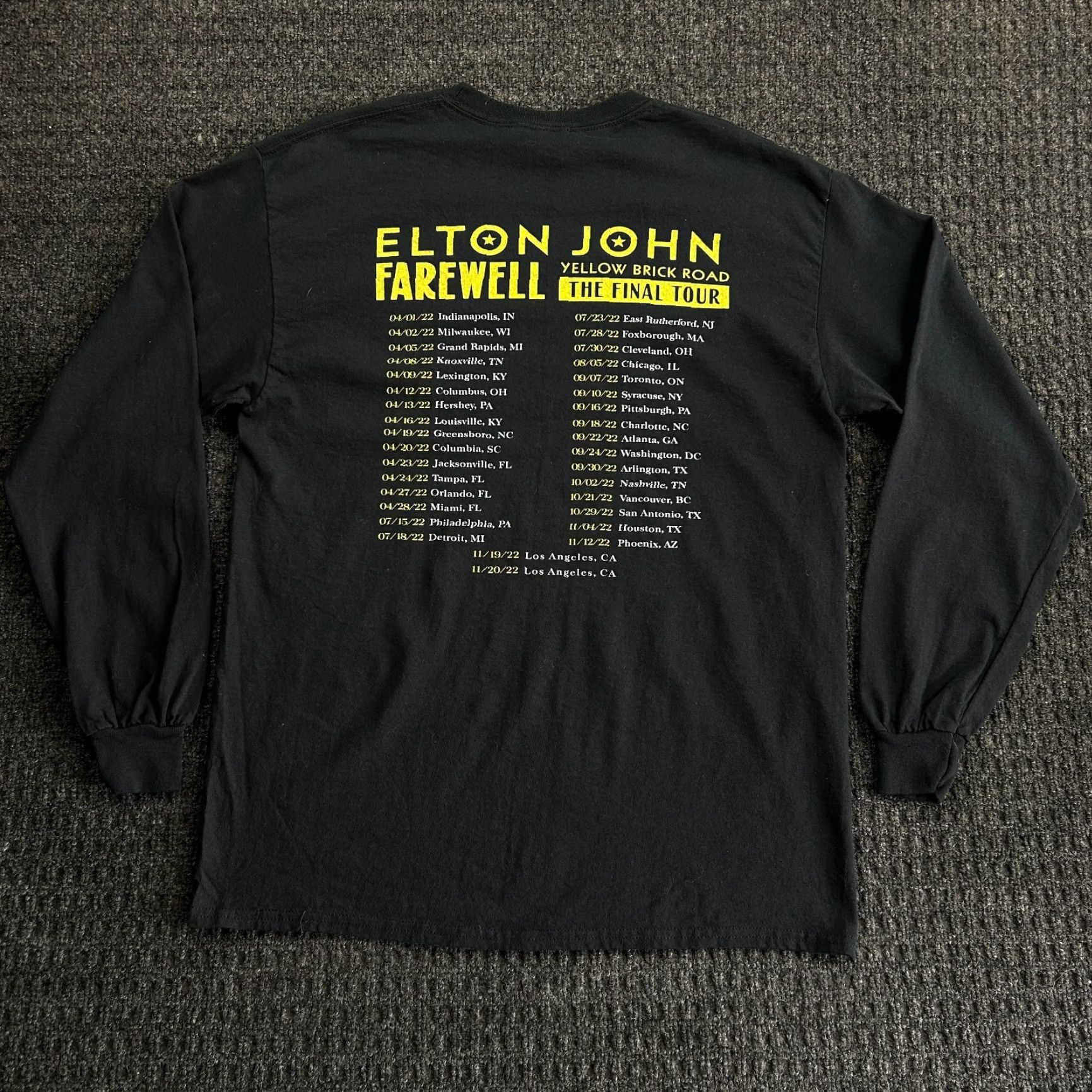 Vintage VINTAGE Elton John The Final Tour Shirt Concert Music Long Sleeve Crew Neck Black L Unisex Adults Size US L / EU 52-54 / 3 - 2 Thumbnail