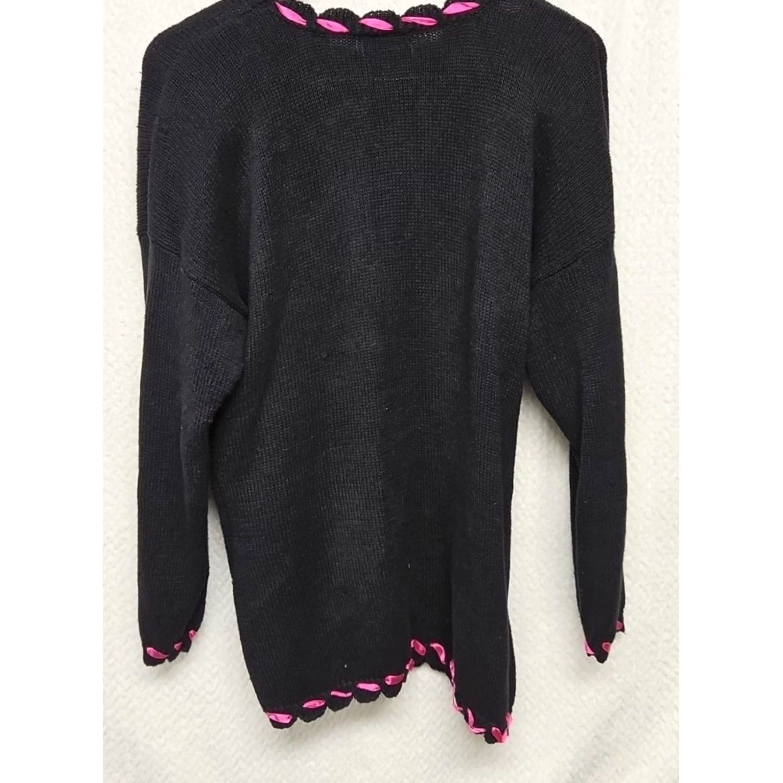 Vintage VINTAGE Suburbans Sweater Floral Embroidered Knit Black 90s Women’s M Crew Neck Pullover Lightweight All Seasons Size M / US 6-8 / IT 42-44 - 4 Thumbnail