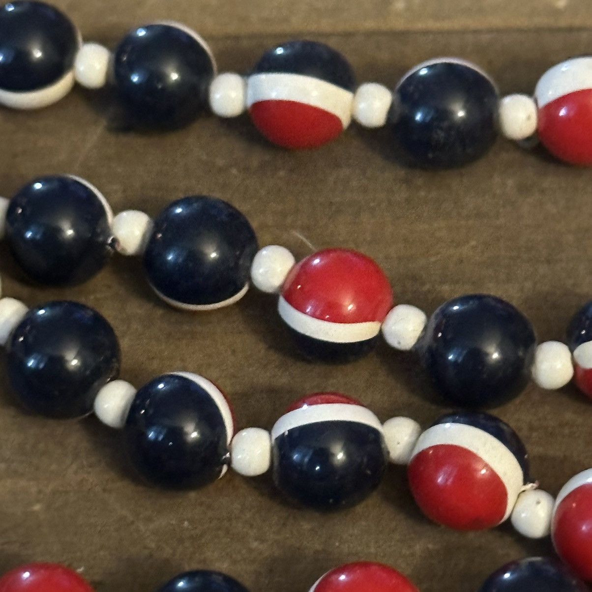 Vintage Vintage long red white and blue beaded necklace Size ONE SIZE - 4 Thumbnail