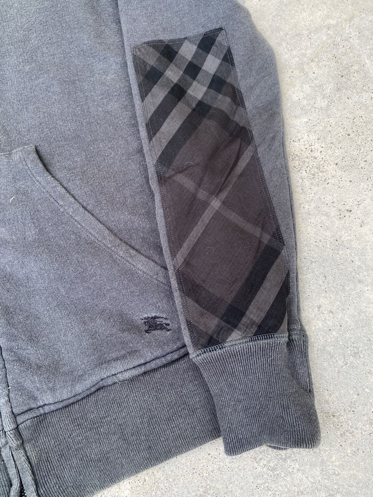 Burberry Vintage Burberry Zip Up Faded Hoodie Size US M / EU 48-50 / 2 - 3 Thumbnail