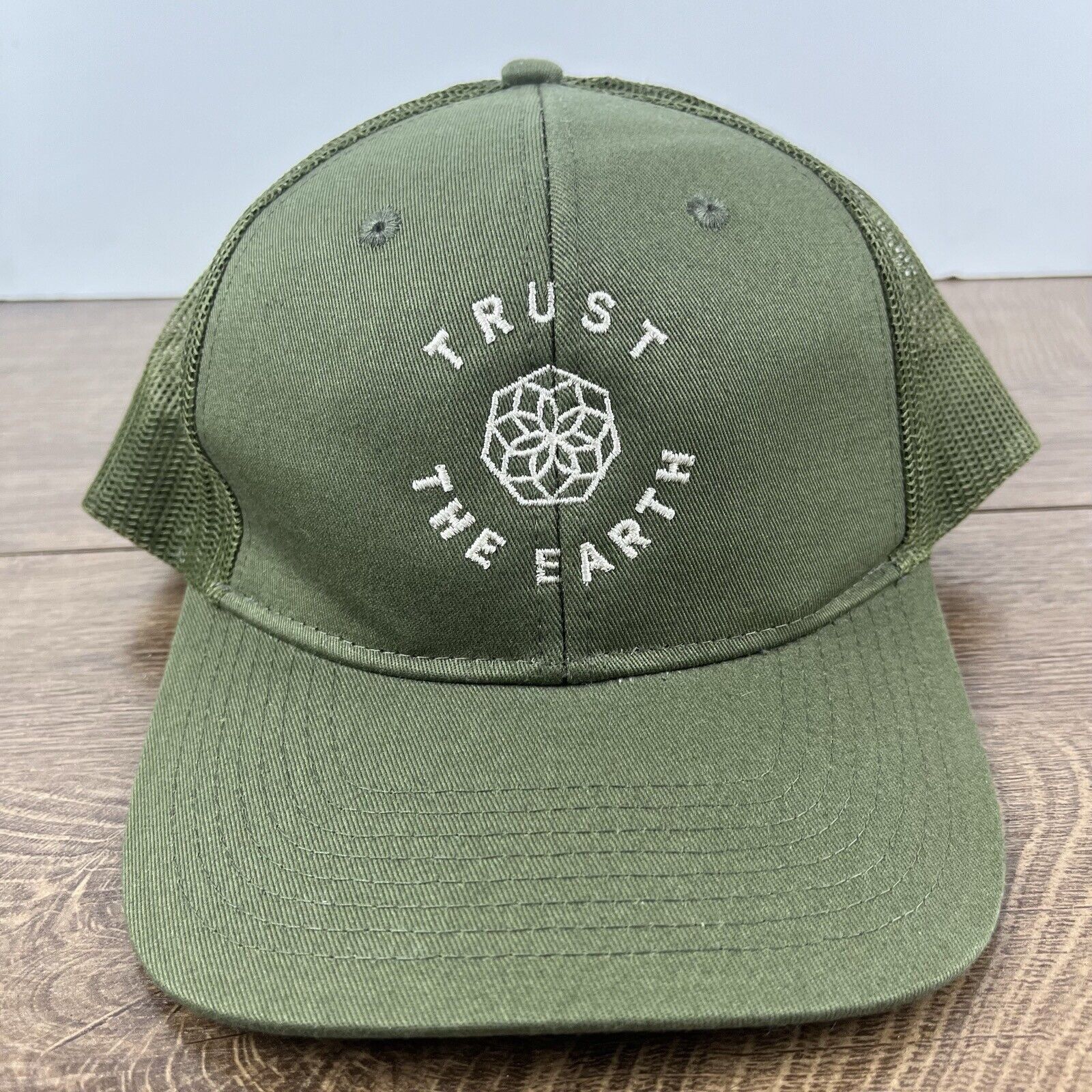 Other Trust the Earth Hat Adjustable Hat Green Adjustable Hat Gree Size ONE SIZE - 3 Thumbnail