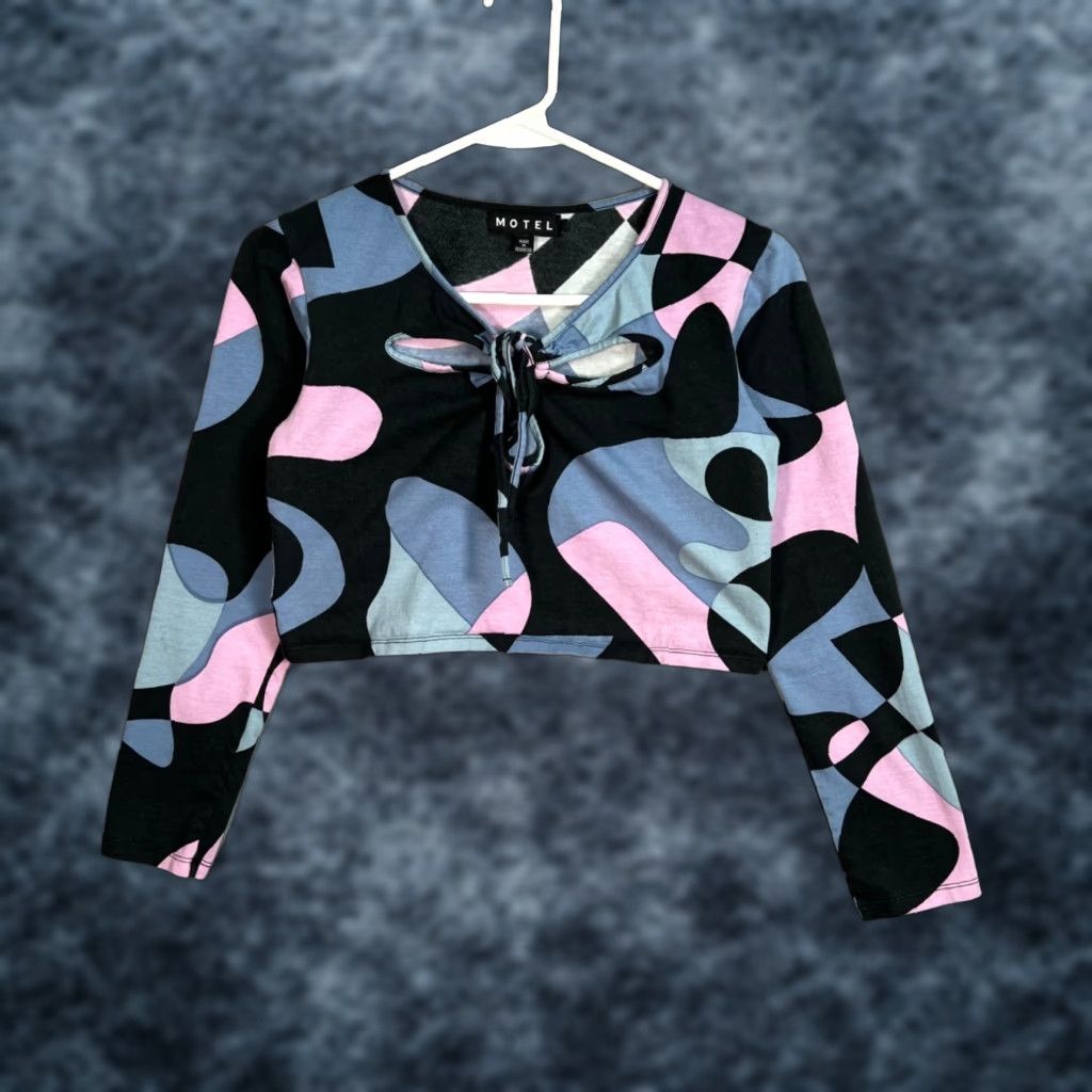 Vintage MOTEL Crop Top Women's Shirt Long Sleeve Abstract Print Size Medium Black Cropped 90s Theme Womens Size M / US 6-8 / IT 42-44 - 1 Thumbnail