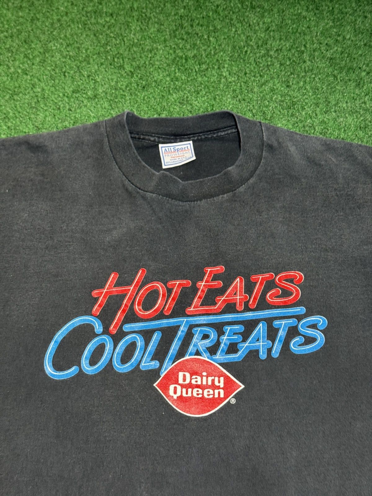 Vintage Dairy Queen Hot Eats Boxy Crop Fit 90s Faded 22x23 T Shirt Size US M / EU 48-50 / 2 - 2 Thumbnail