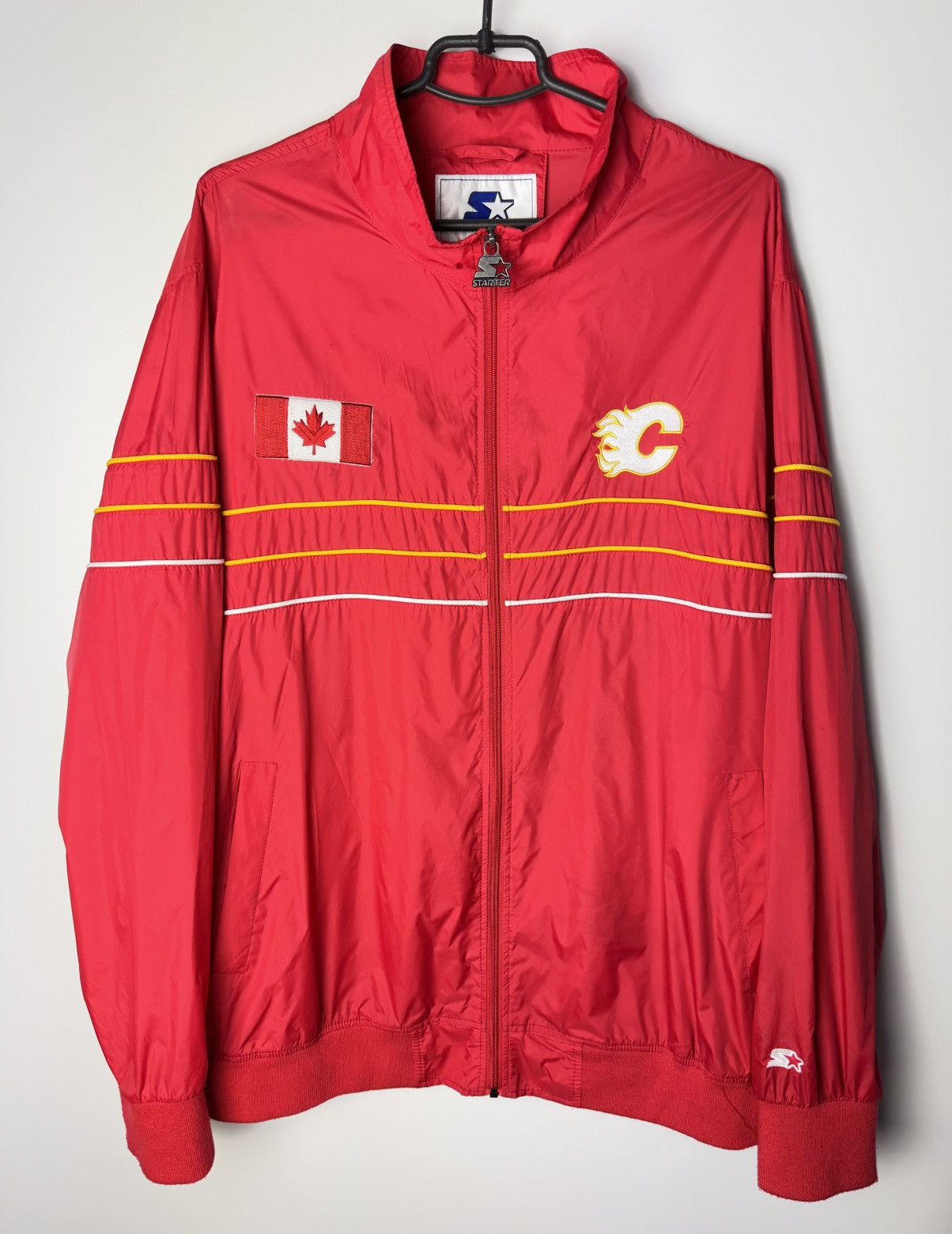 Starter Calgary Flames NHL Nylon Zip Jacket Starter size XL Size US XL / EU 56 / 4 - 1 Thumbnail