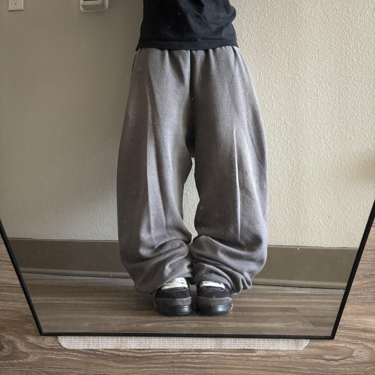 Vintage Crazy Vintage Y2K/2000s Faded Grey Baggy Skater Essential Sweatpants! Fits L Size US 34 / EU 50 - 1 Thumbnail