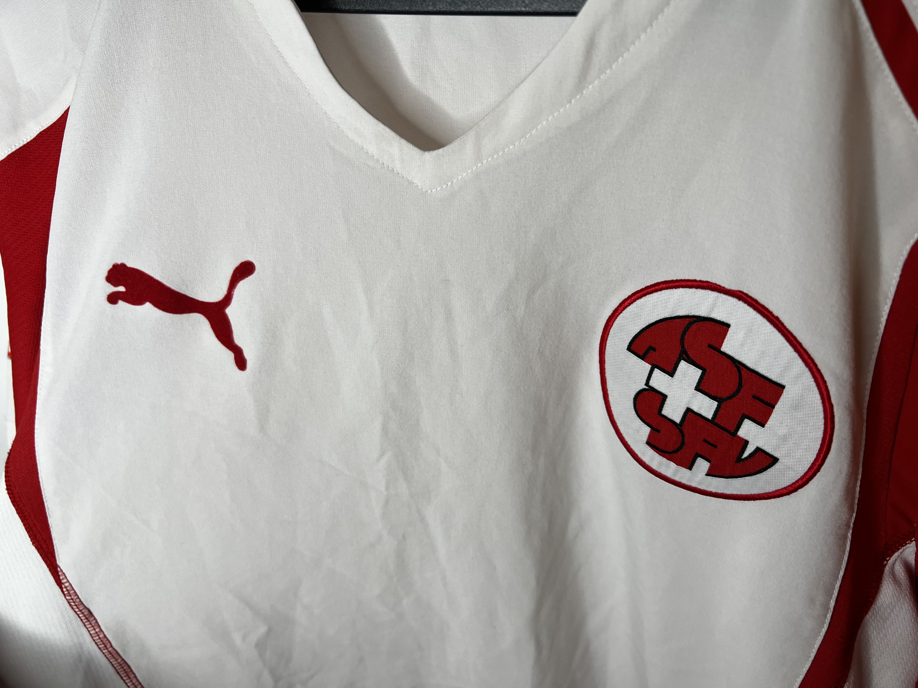 Puma SWITZERLAND TEAM 2004 2006 AWAY FOOTBALL SHIRT SOCCER JERSEY Size US M / EU 48-50 / 2 - 5 Thumbnail