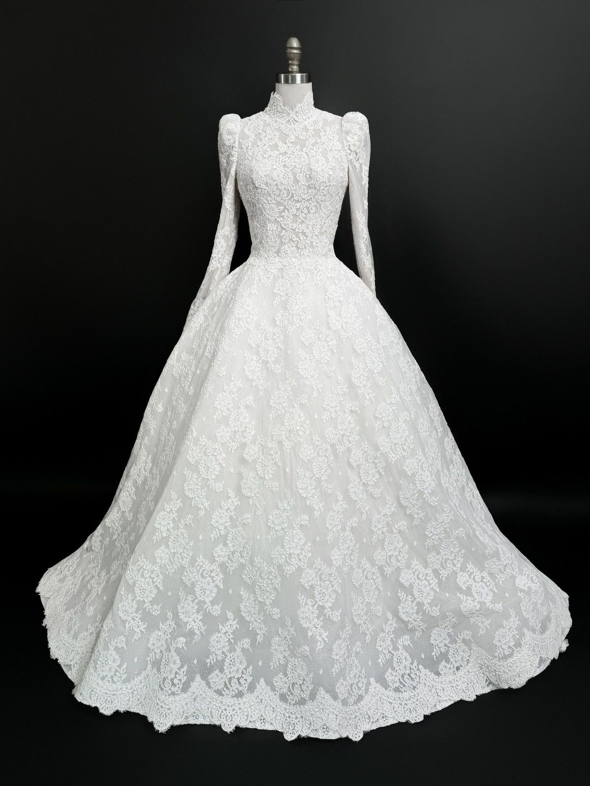 Other Preloved US 2 Anna Augusta French Corded Lace Bridal Gown Size XS / US 0-2 / IT 36-38 - 1 Thumbnail
