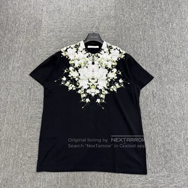 Givenchy Givenchy Starry Short Sleeve Size: XXS Size US XXS / EU 40 - 1 Thumbnail