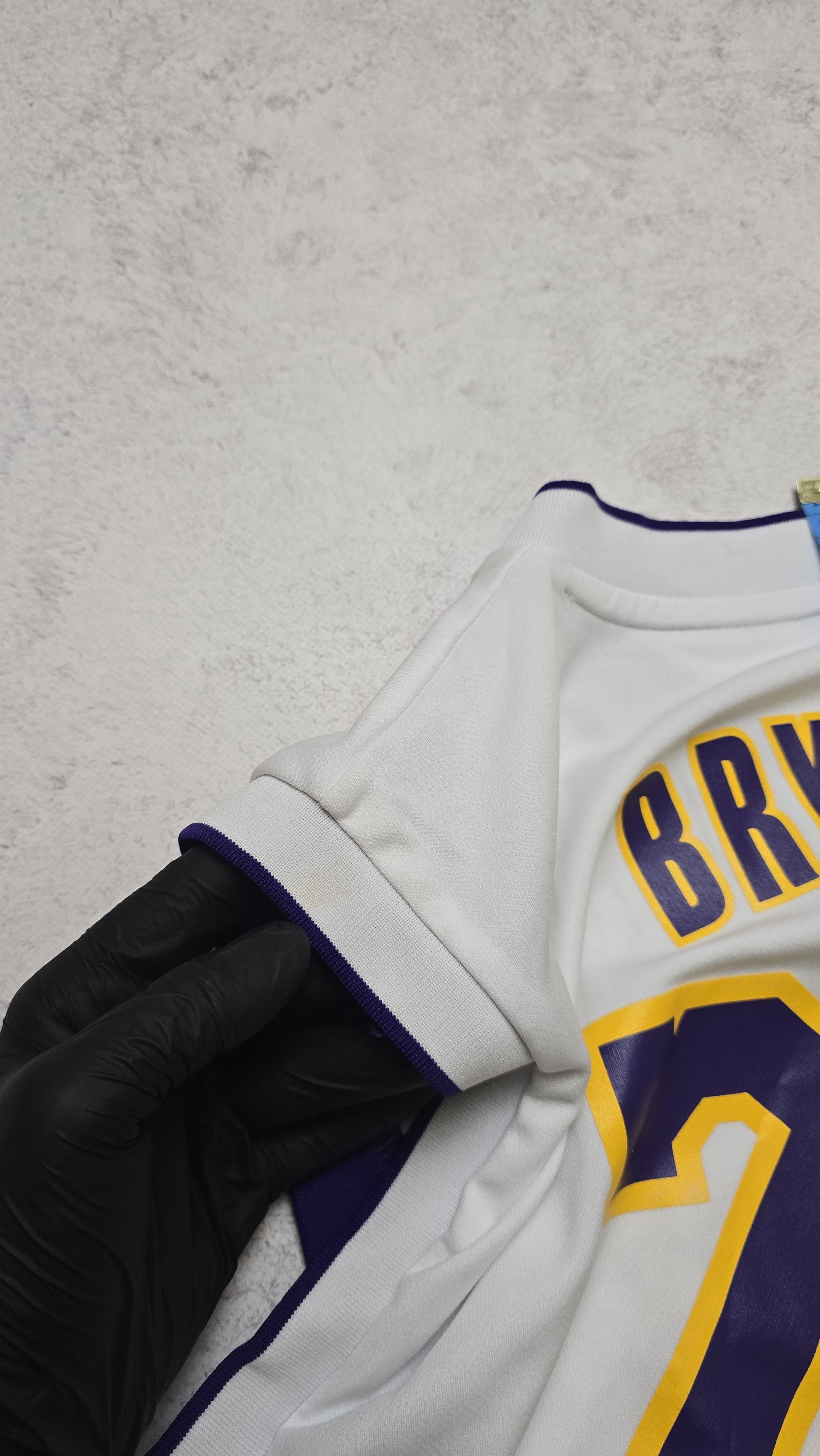 Adidas Lakers Adidas Kobe Bryant #24 White NBA Jersey Size US L / EU 52-54 / 3 - 7 Thumbnail