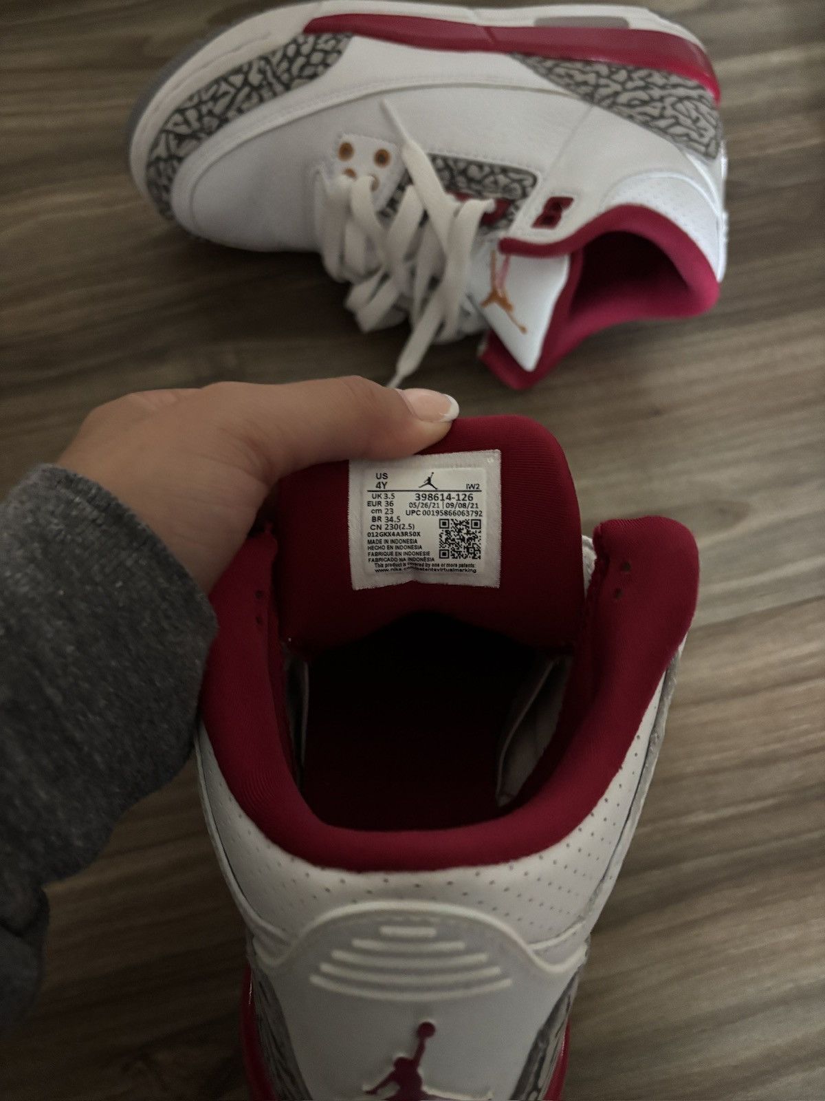 Jordan Brand White Jordan 3s Size US 4 / IT 34 - 4 Thumbnail