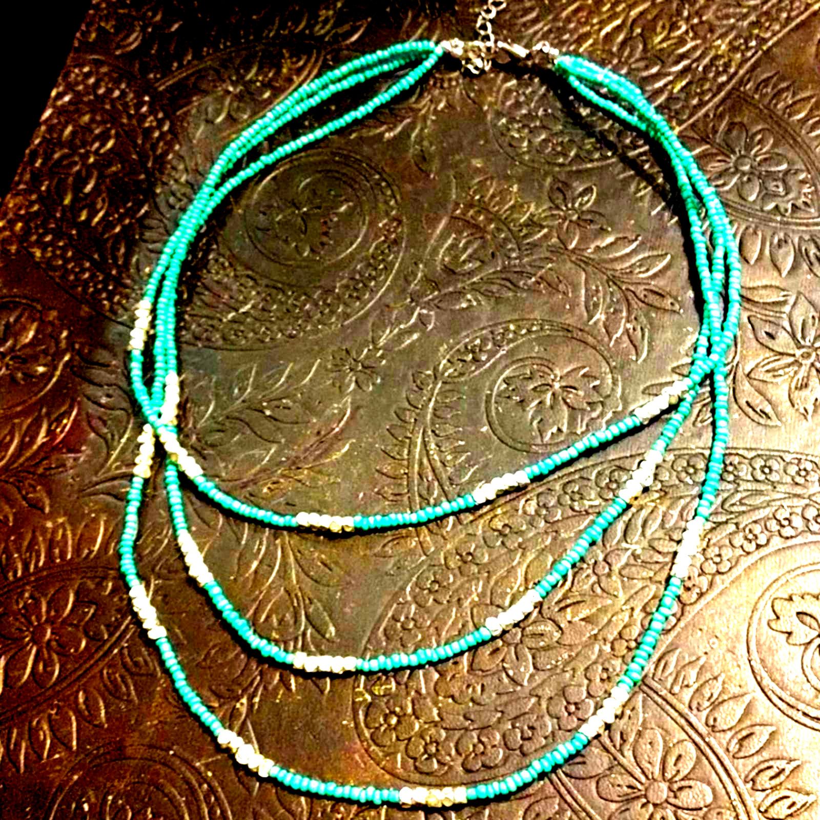 Vintage Beautiful Vintage Turquoise Three-Strand Necklace Size ONE SIZE - 1 Preview